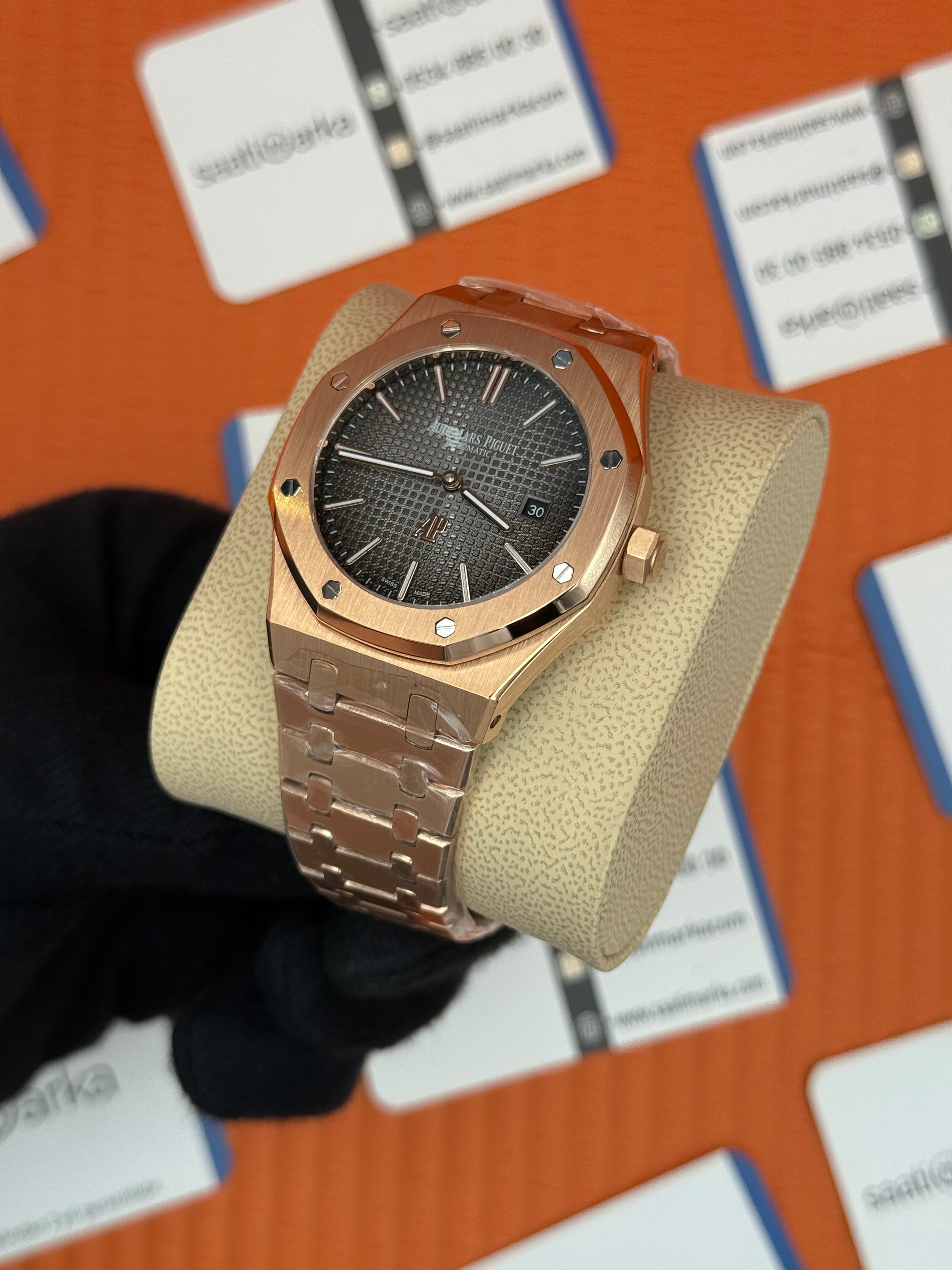 AUDEMARS PİGUET ROYAL OAK DUMAN GRİ KADRAN ROSE KASA KORDON OTOMATİK MEKANİZMA