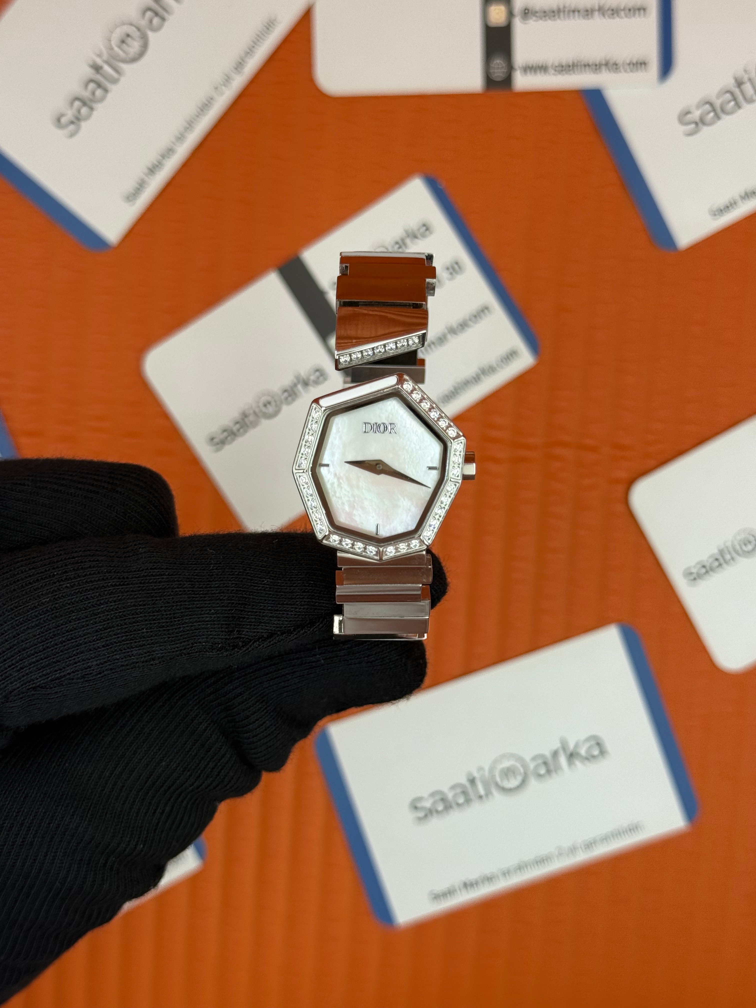 DİOR beyaz kadran taşı bezel silver kasa kordon kadın kol saati