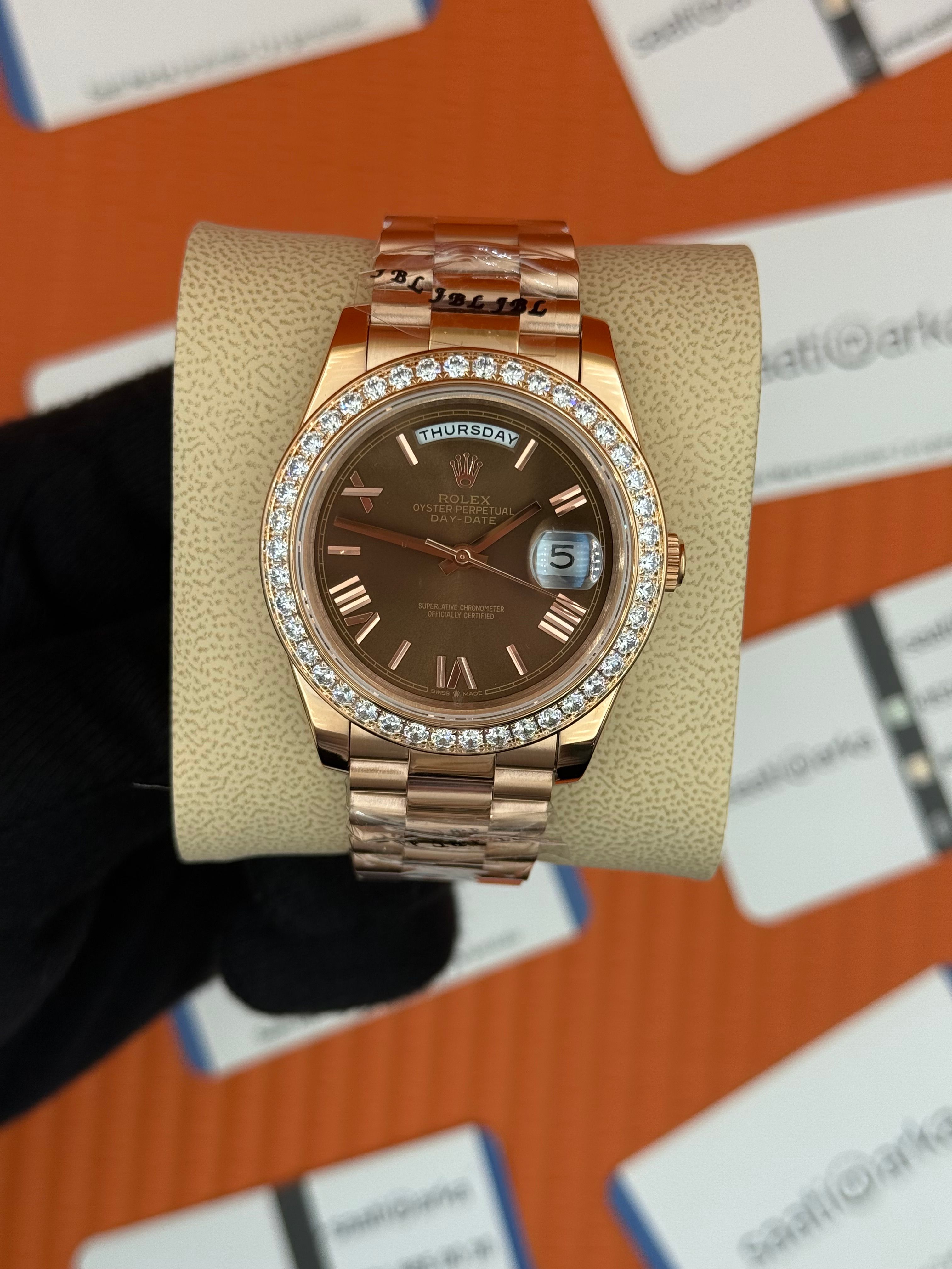 ROLEX Day Date taşlı bezel roma rakamlı chocolate kadran rose kasa-kordon oyster