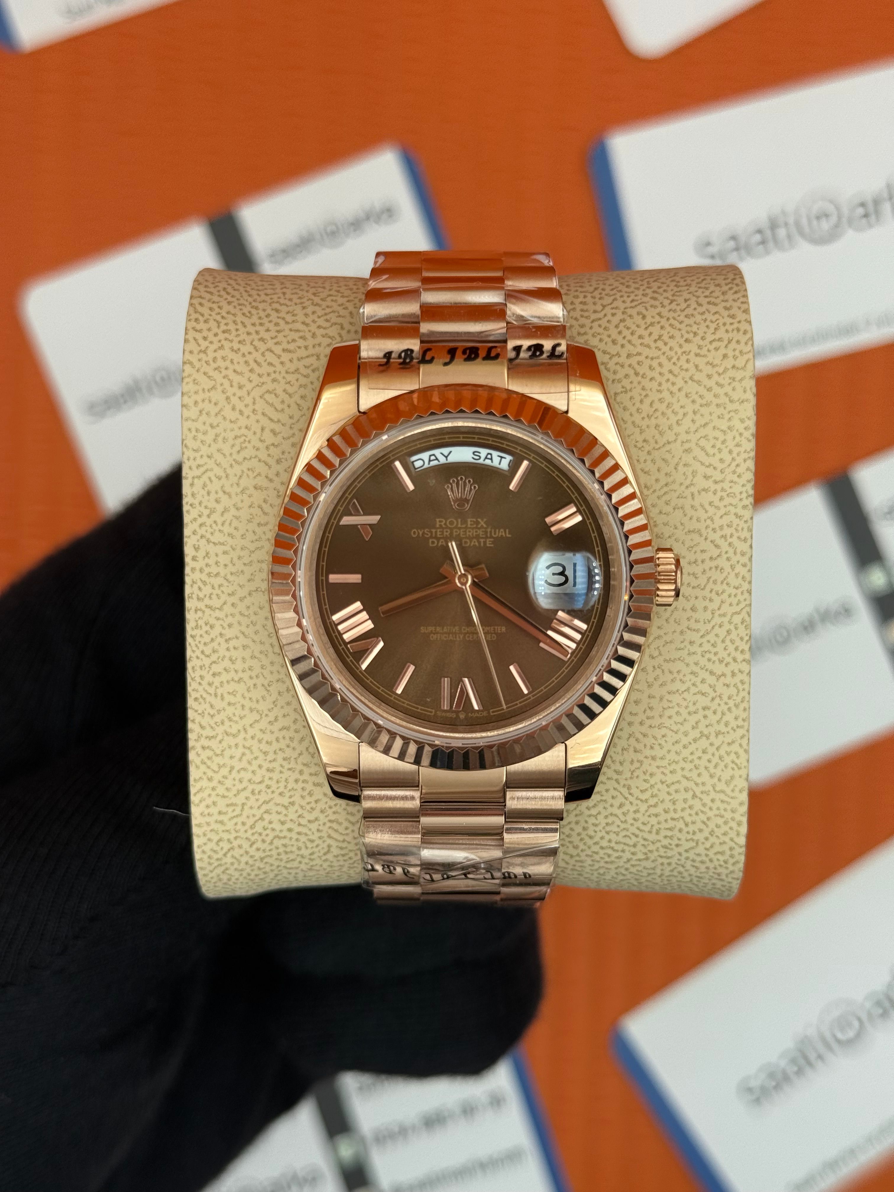 ROLEX Day Date roma rakamlı chocolate kadran rose kasa-kordon oyster