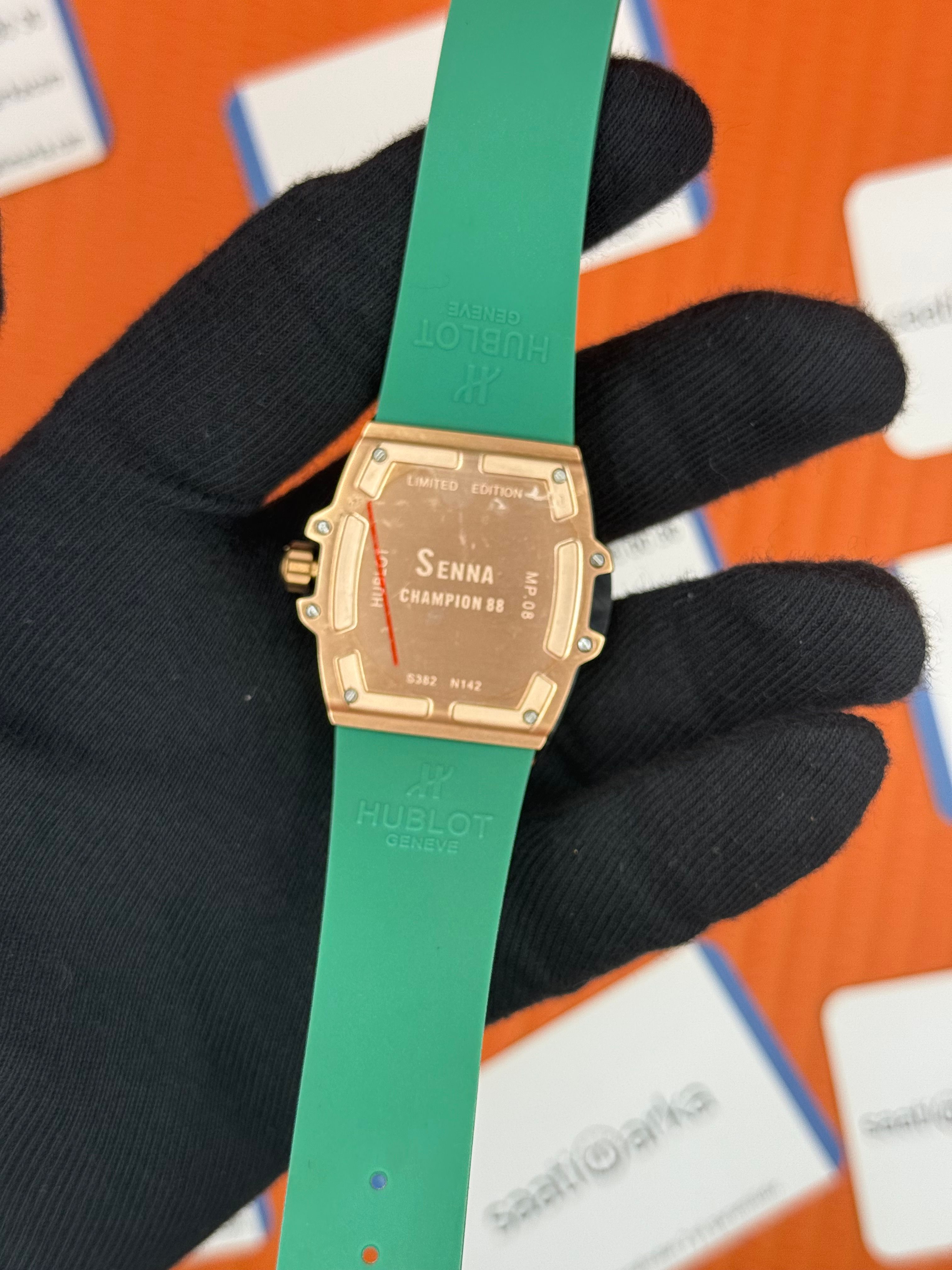 HUBLOT taşlı bezel rose kasa yeşil kadran yeşil kauçuk kordon kadın kol saati