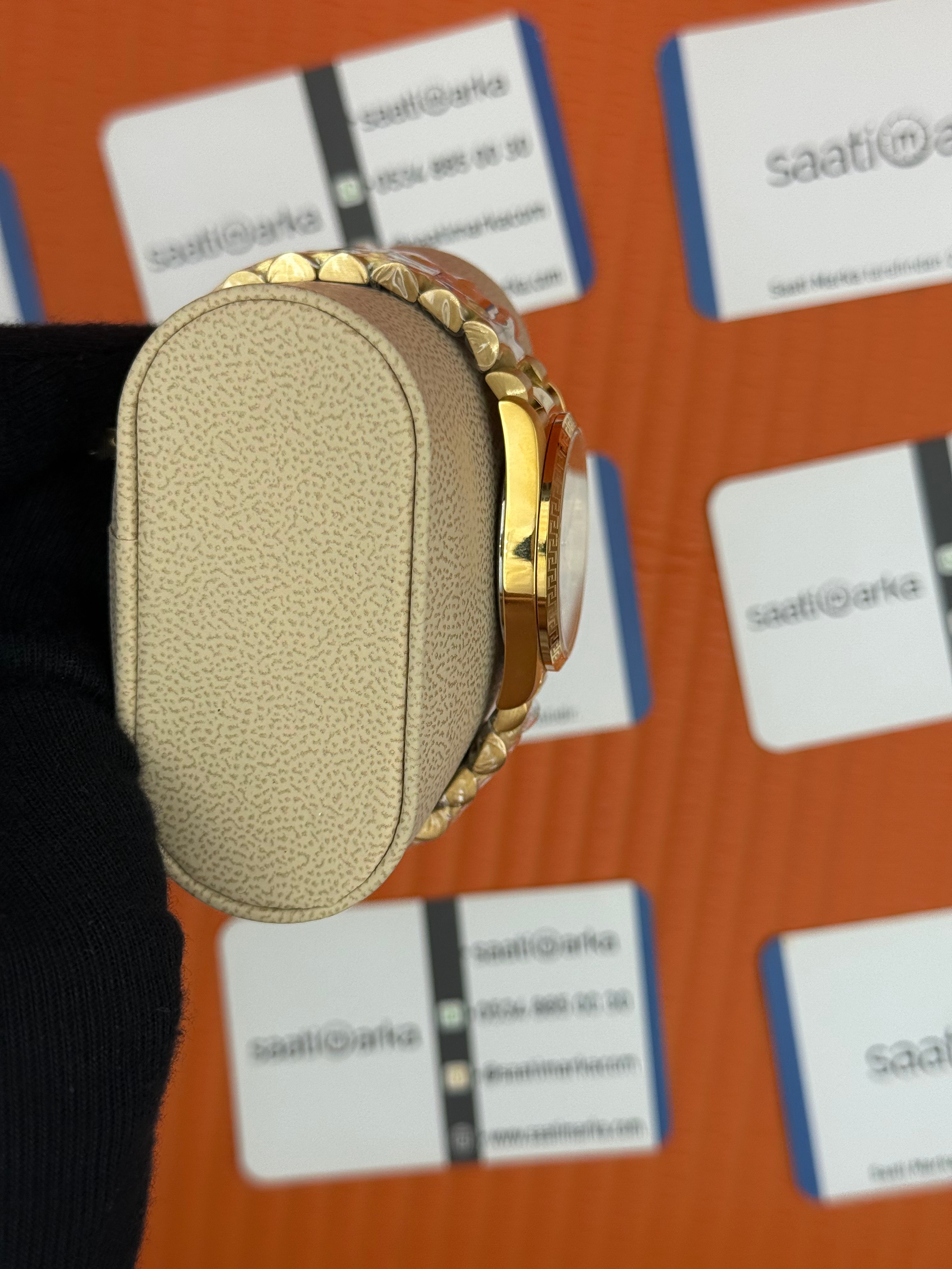 VERSACE beyaz kadran gold kasa kordon kadın kol saati