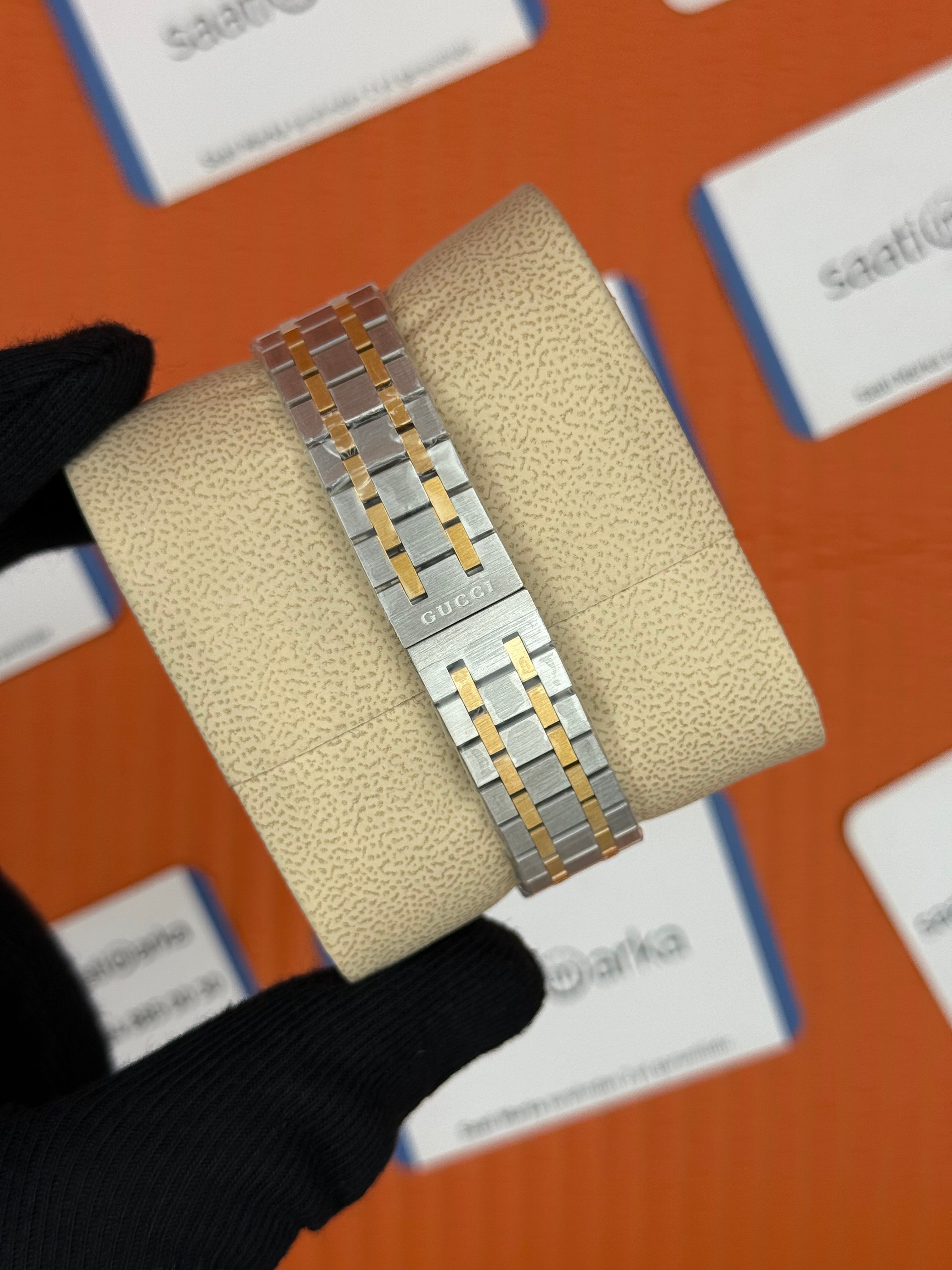 GUCCI pembe kadran gold silver kasa-kordon kadın kol saati