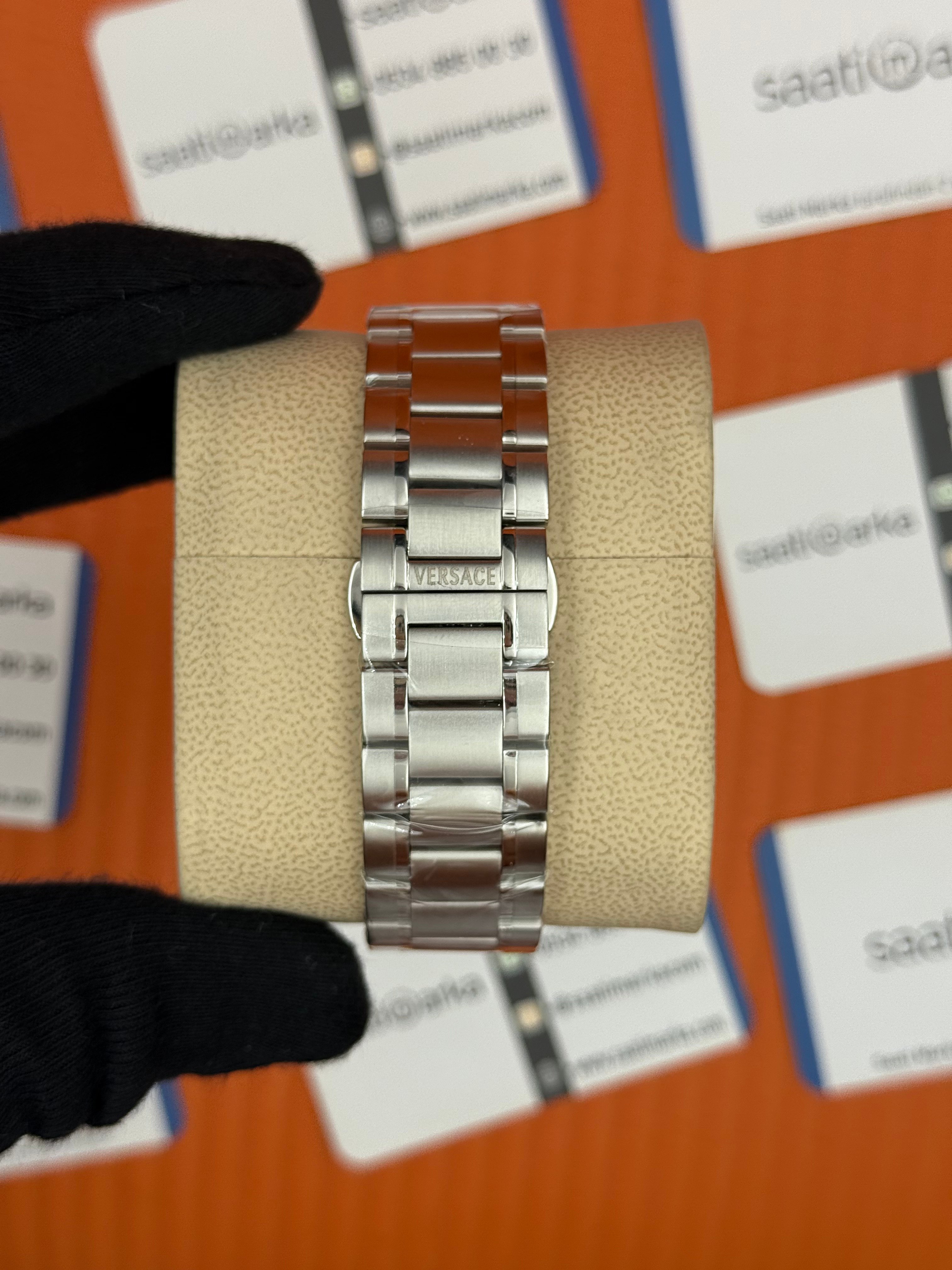 VERSACE yeşil kadran silver kasa kordon erkek kol saati