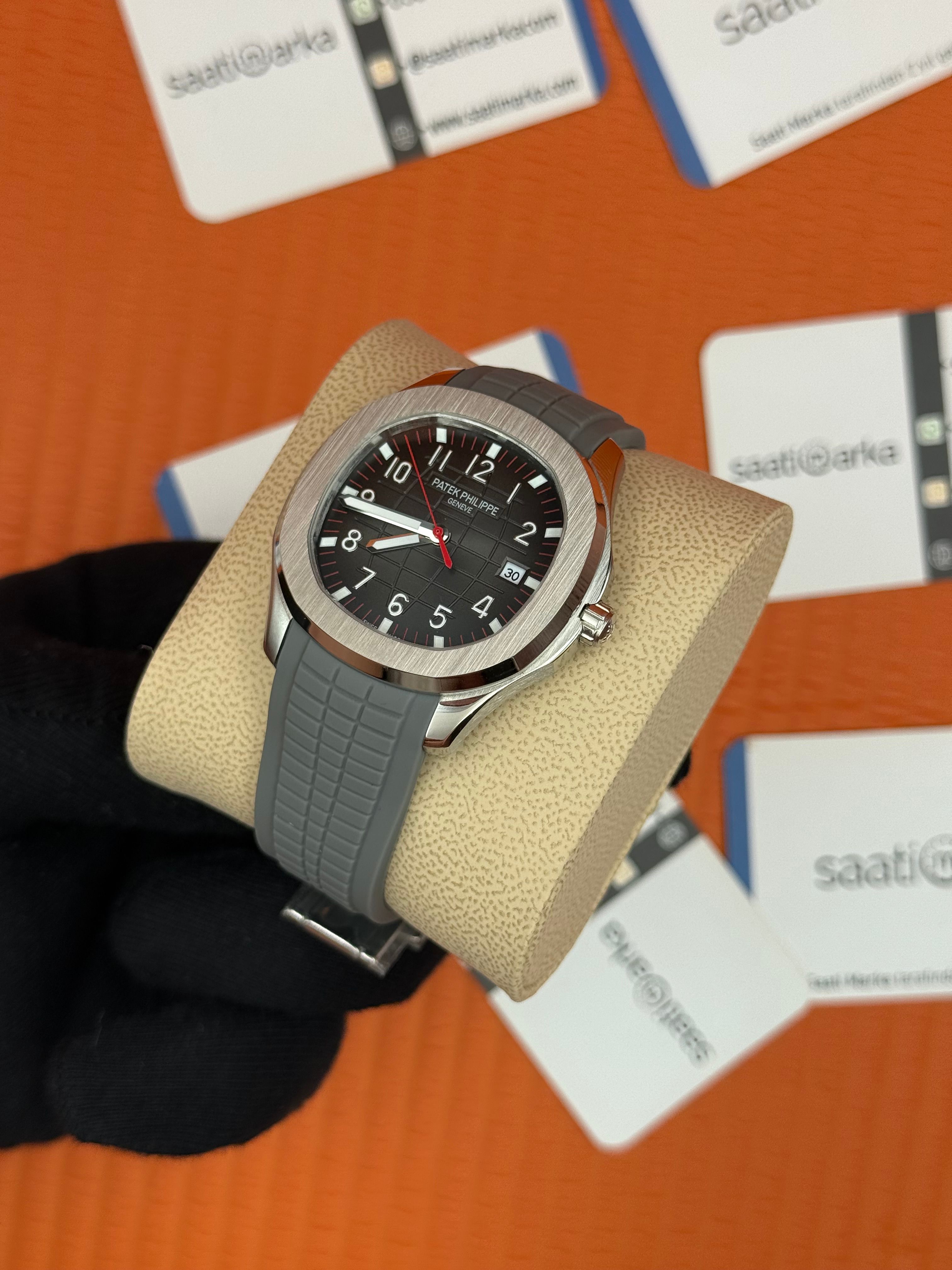 PATEK PHILIPPE Aquanaut gri kadran gri kauçuk kordon silver kasa