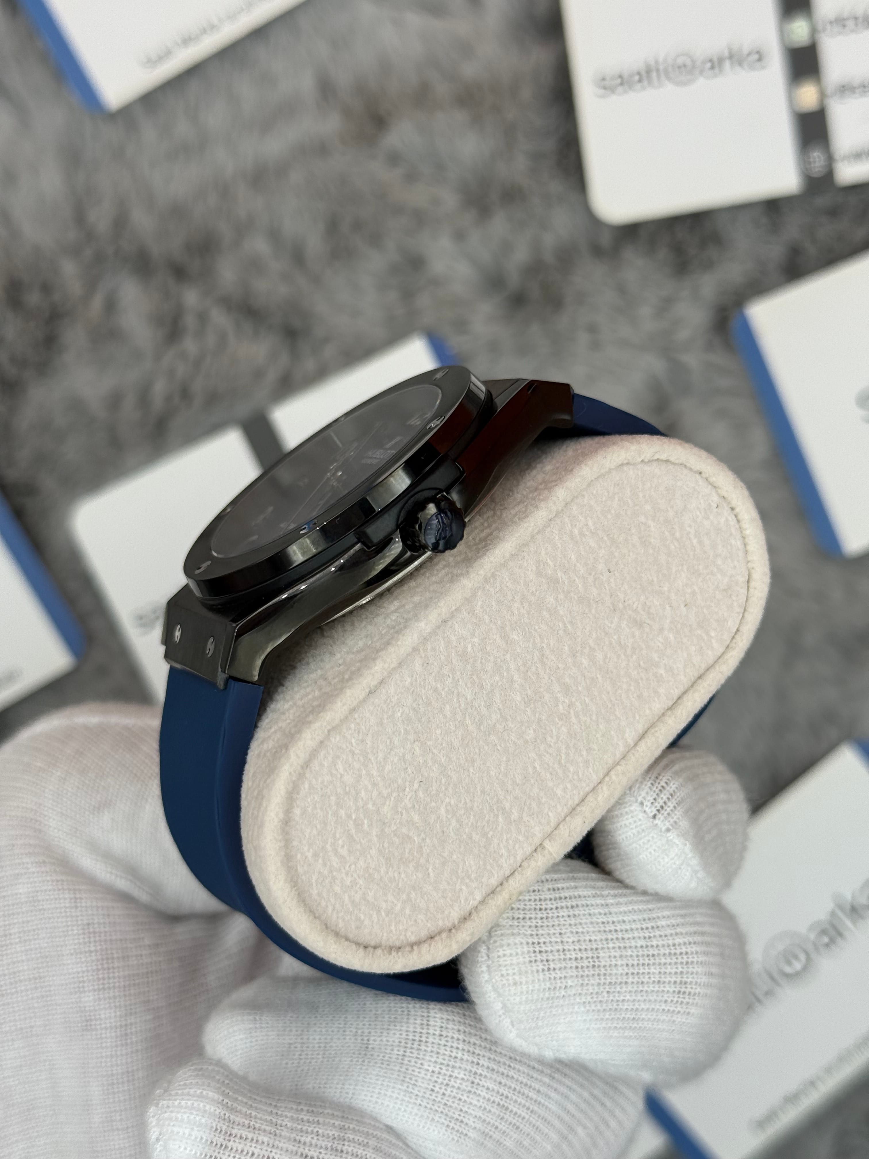 HUBLOT vendome 41mm siyah kasa mavi kadran mavi kauçuk kordon erkek kol saati