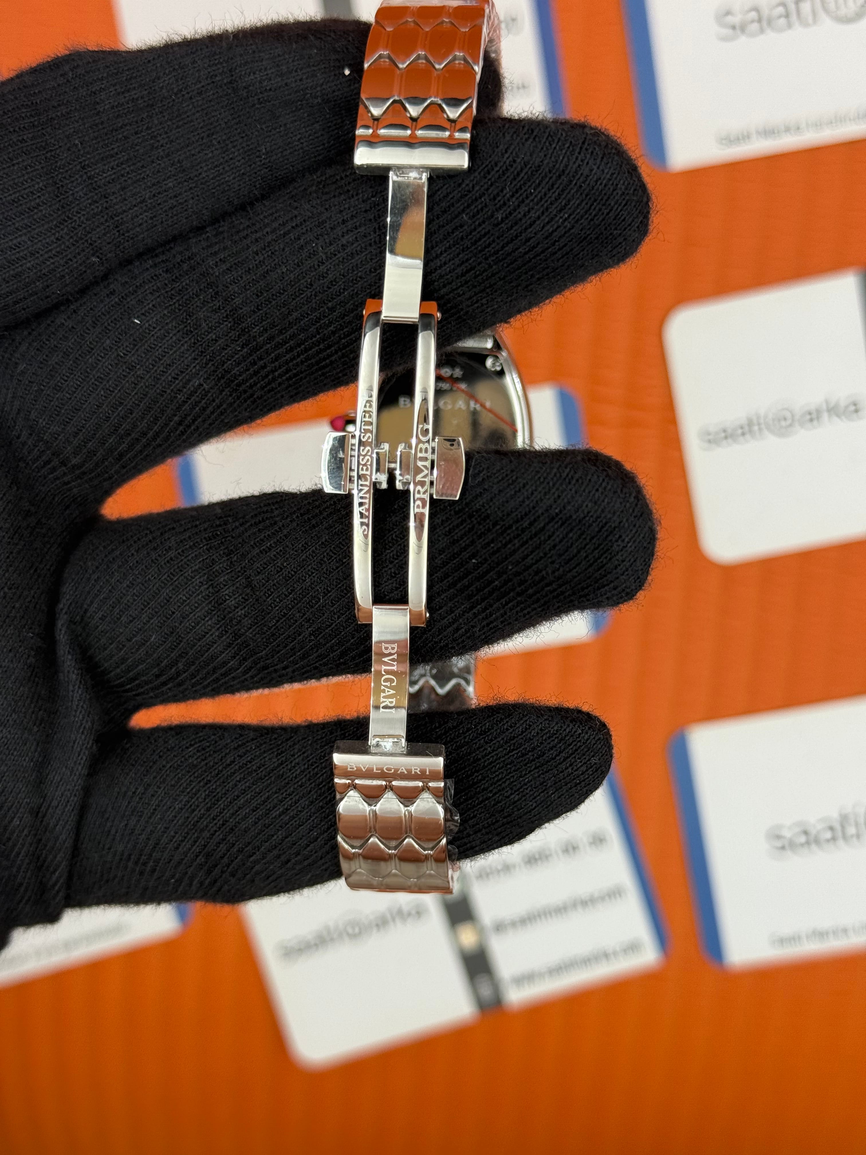 BVLGARİ serpenti seduttori taşlı bezel beyaz kadran silver kasa kordon kadın kol saati
