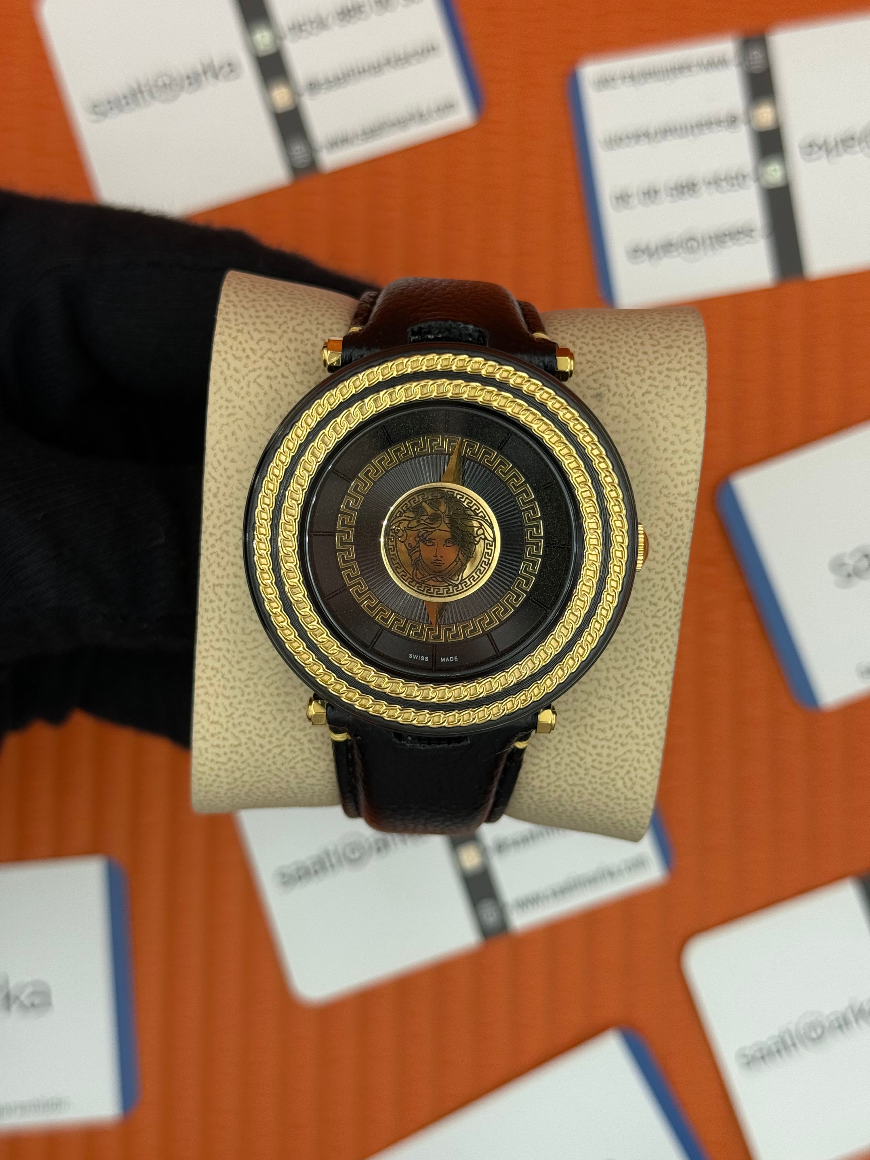 VERSACE ERKEK KOL SAATİ SİYAH DERİ KORDON ÇELİK KASA 