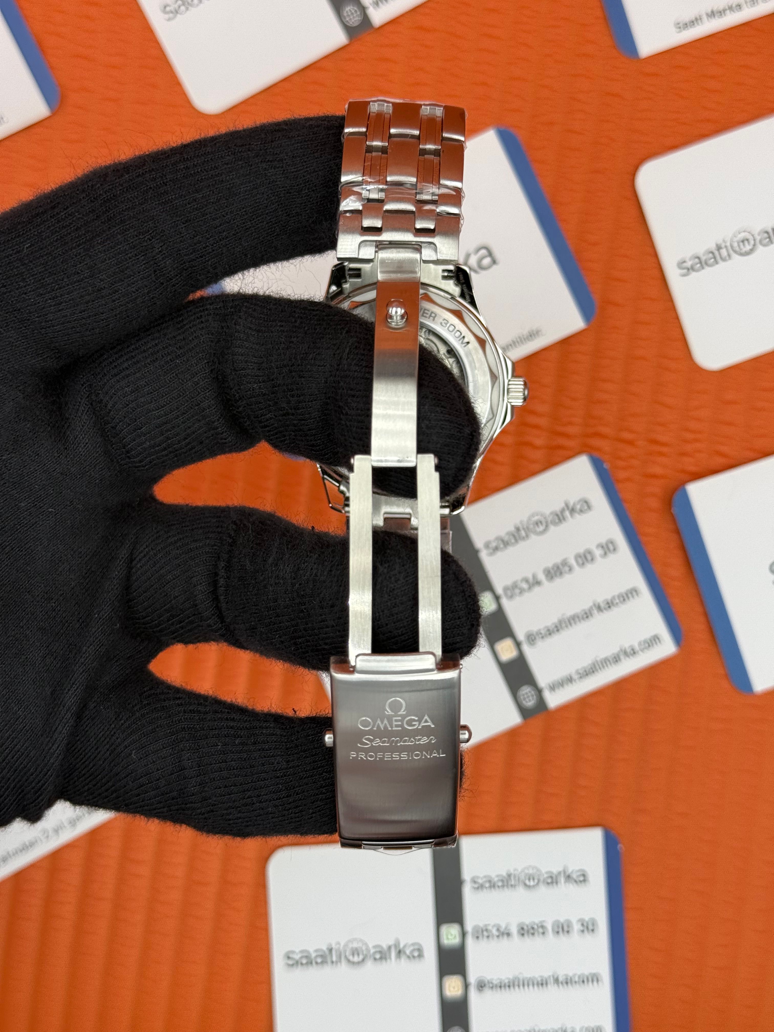 OMEGA SEAMASTER SİYAH KADRAN SİYAH BEZEL SİLVER KASA KORDON 