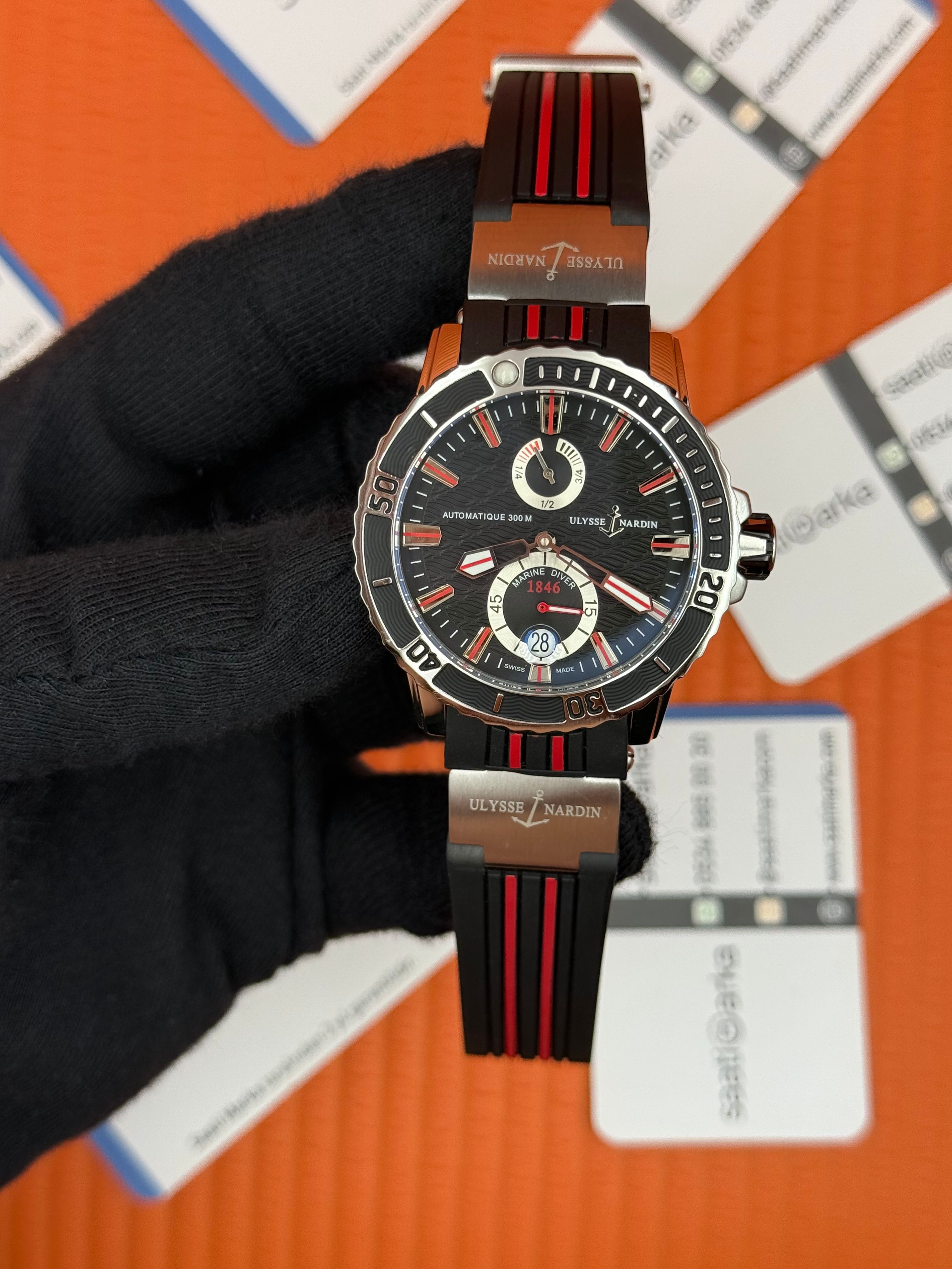 ULYSSE NARDİN MAXİ MARİNE CHRONOMETER SİYAH KORDON KIRMIZI DETAYLI