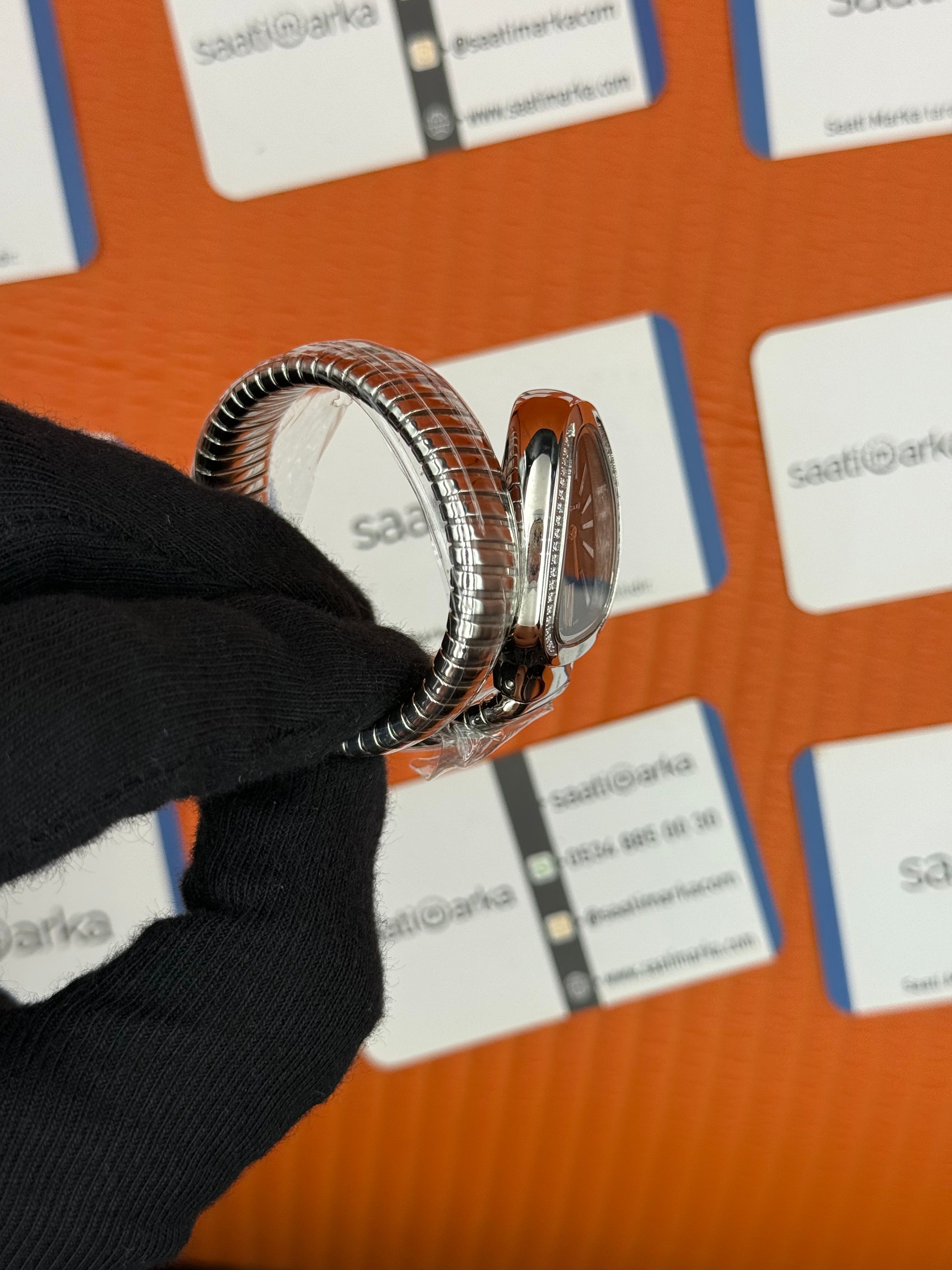 BVLGARİ serpenti tek sarma silver kordon taşlı bezel siyah kadran kadın kol saati