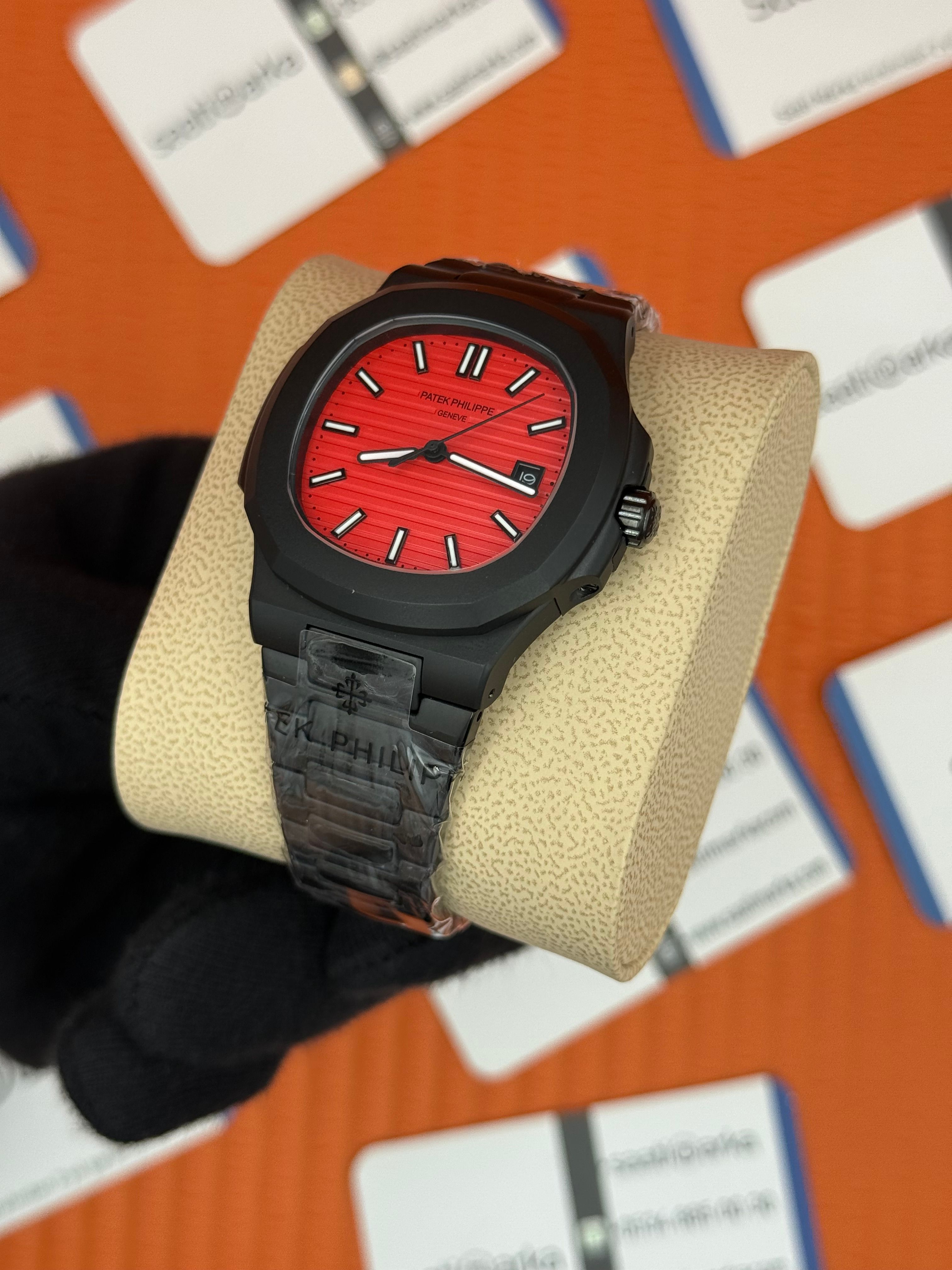 PATEK PHILIPPE NAUTİLUS KIRMIZI KADRAN SİYAH KASA-KORDON