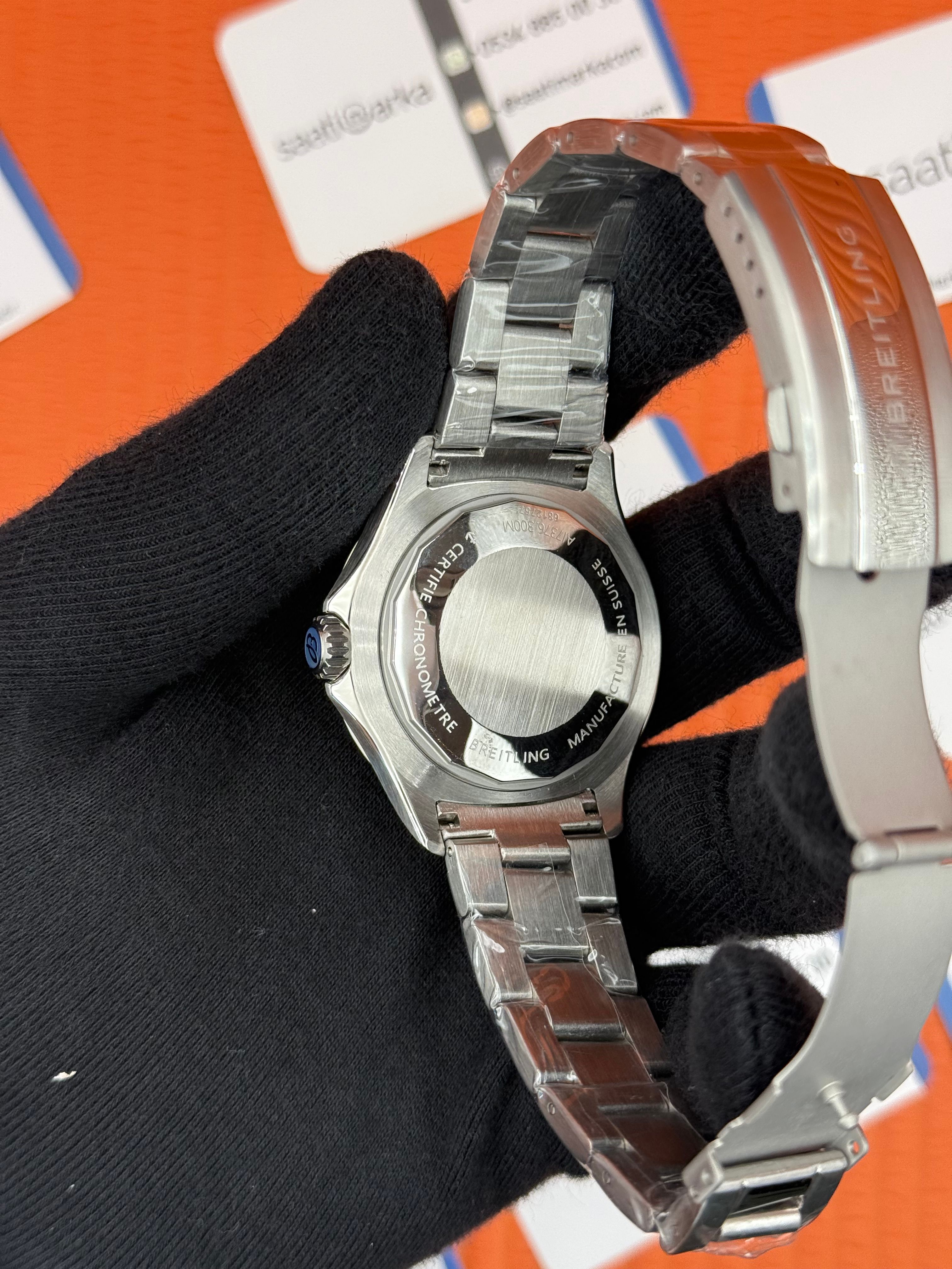 BREITLING Superocean çelik kasa kordon siyah kadran