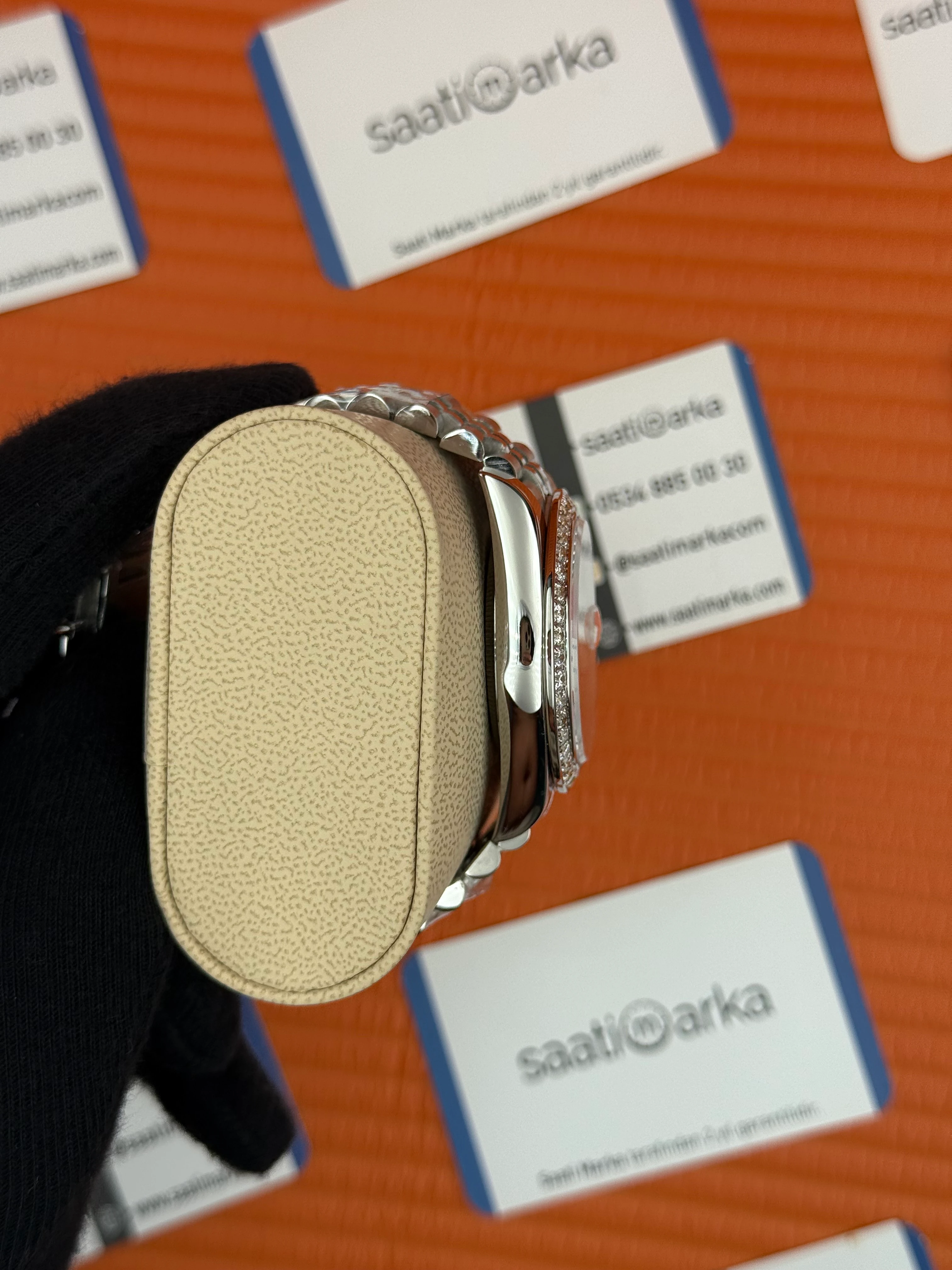 ROLEX Day Date taşlı bezel roma rakamlı beyaz kadran silver jubilee kordon