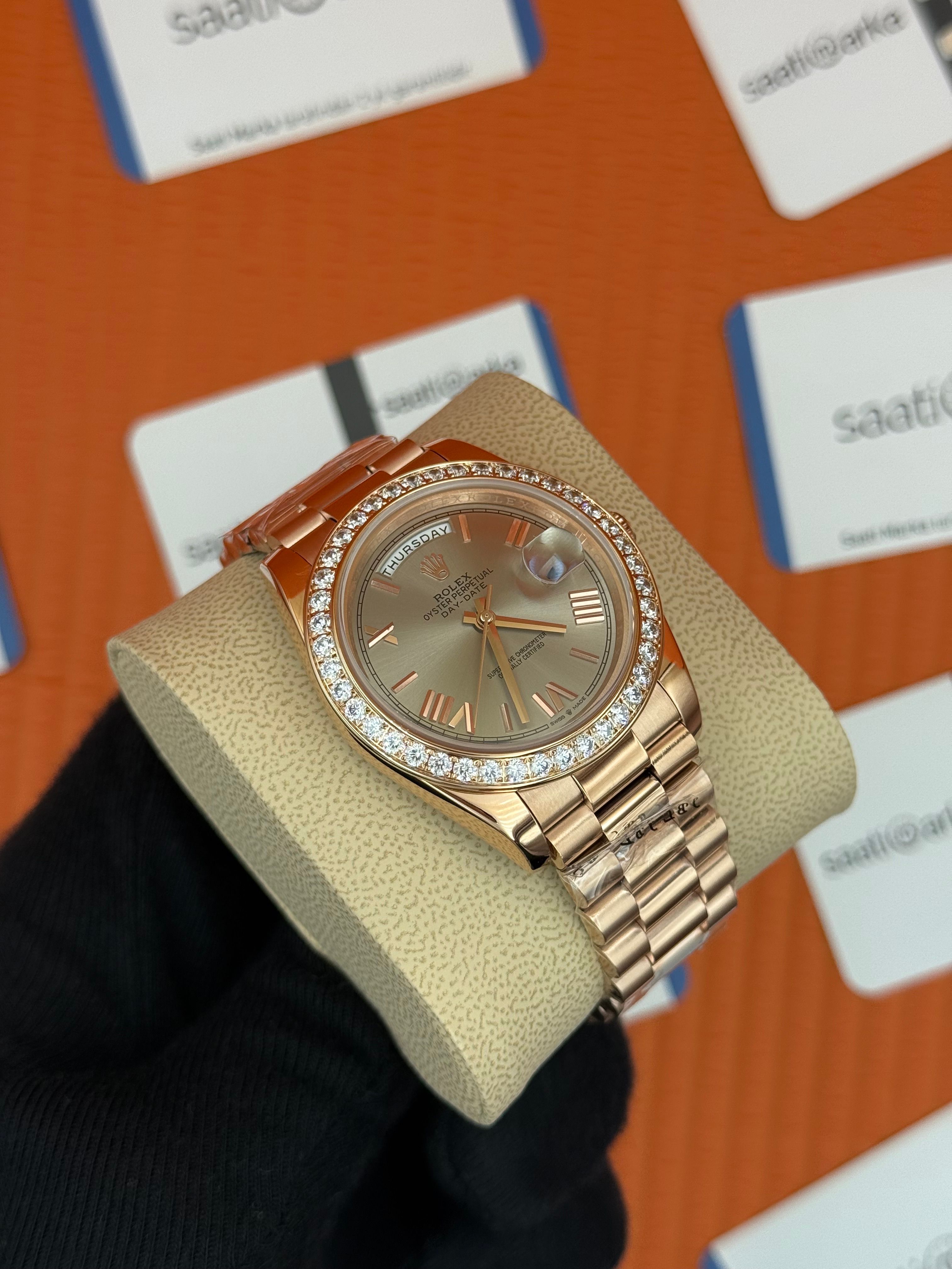 ROLEX Day Date taşlı bezel roma rakamlı gri kadran rose kasa-kordon oyster