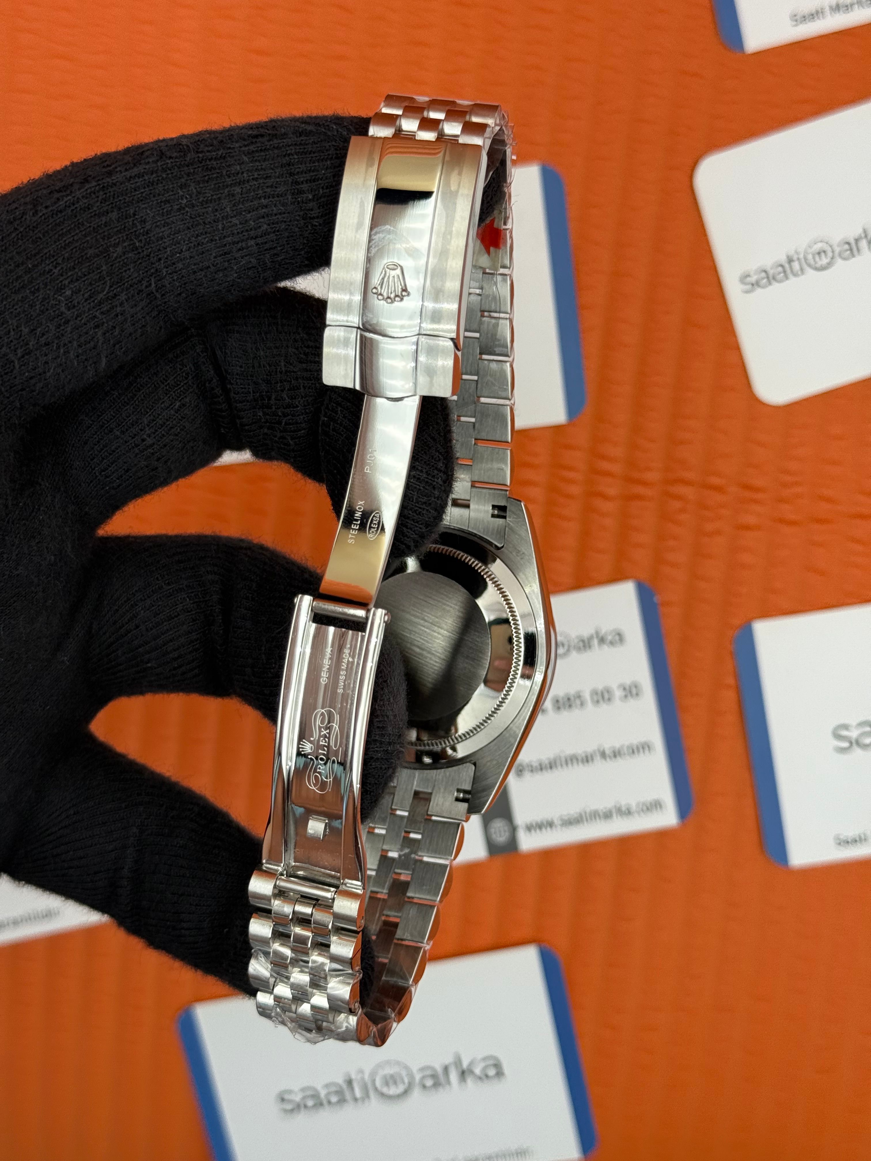 ROLEX Datejust green dial silver jubilee kordon