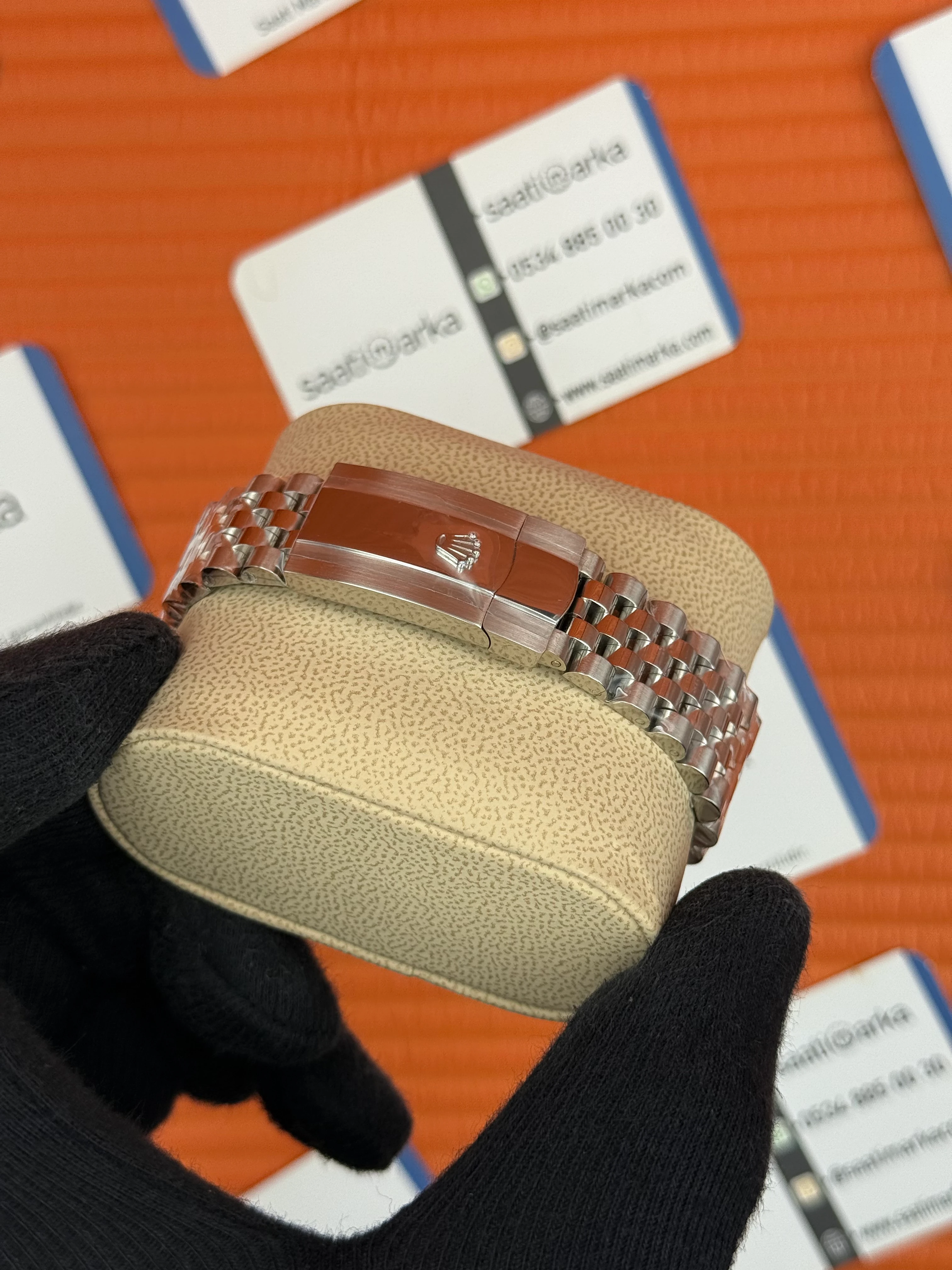 ROLEX Day Date taşlı bezel roma rakamlı beyaz kadran silver jubilee kordon