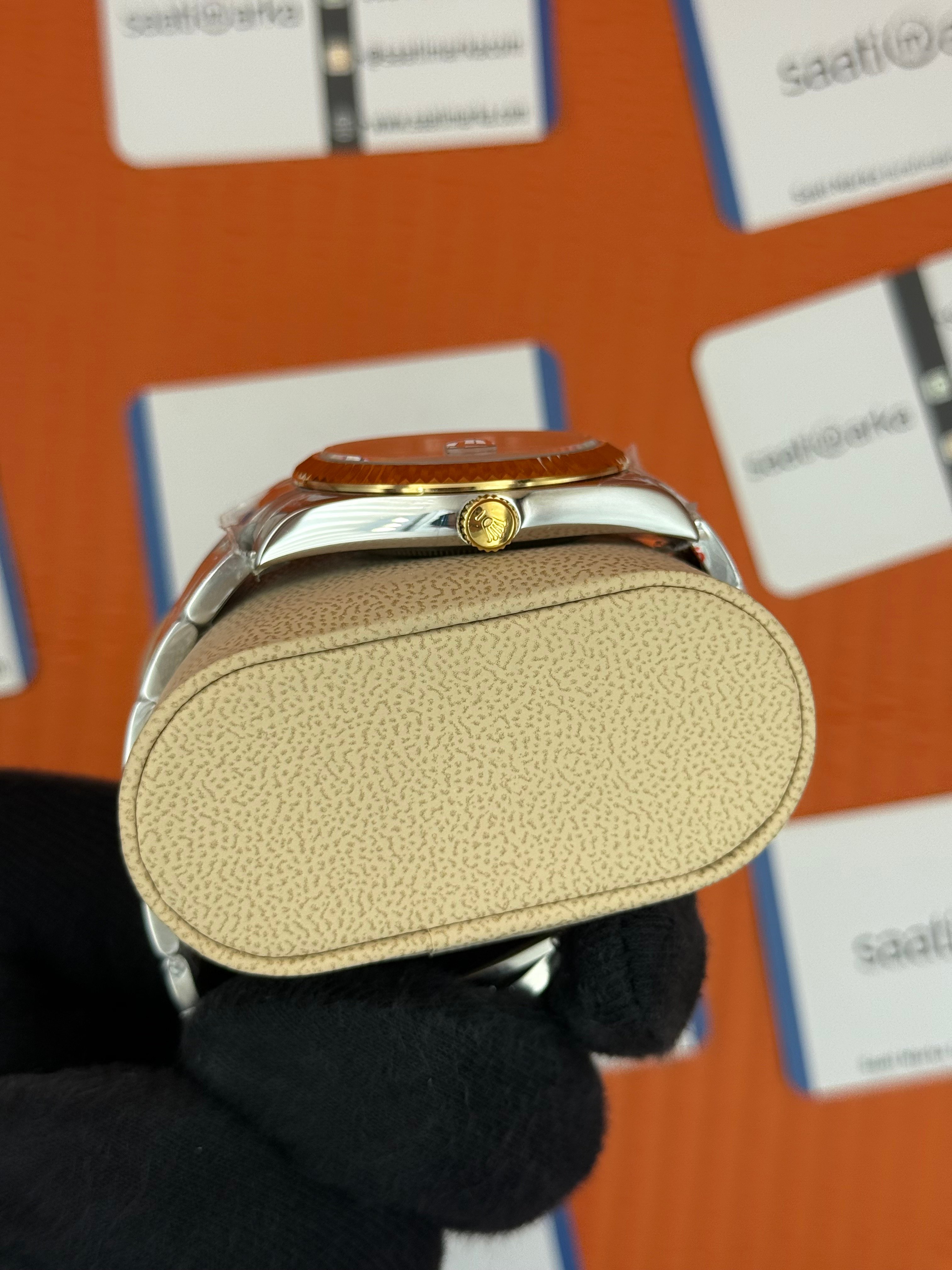 ROLEX Datejust baget taşlı green dial gold-silver oyster kordon