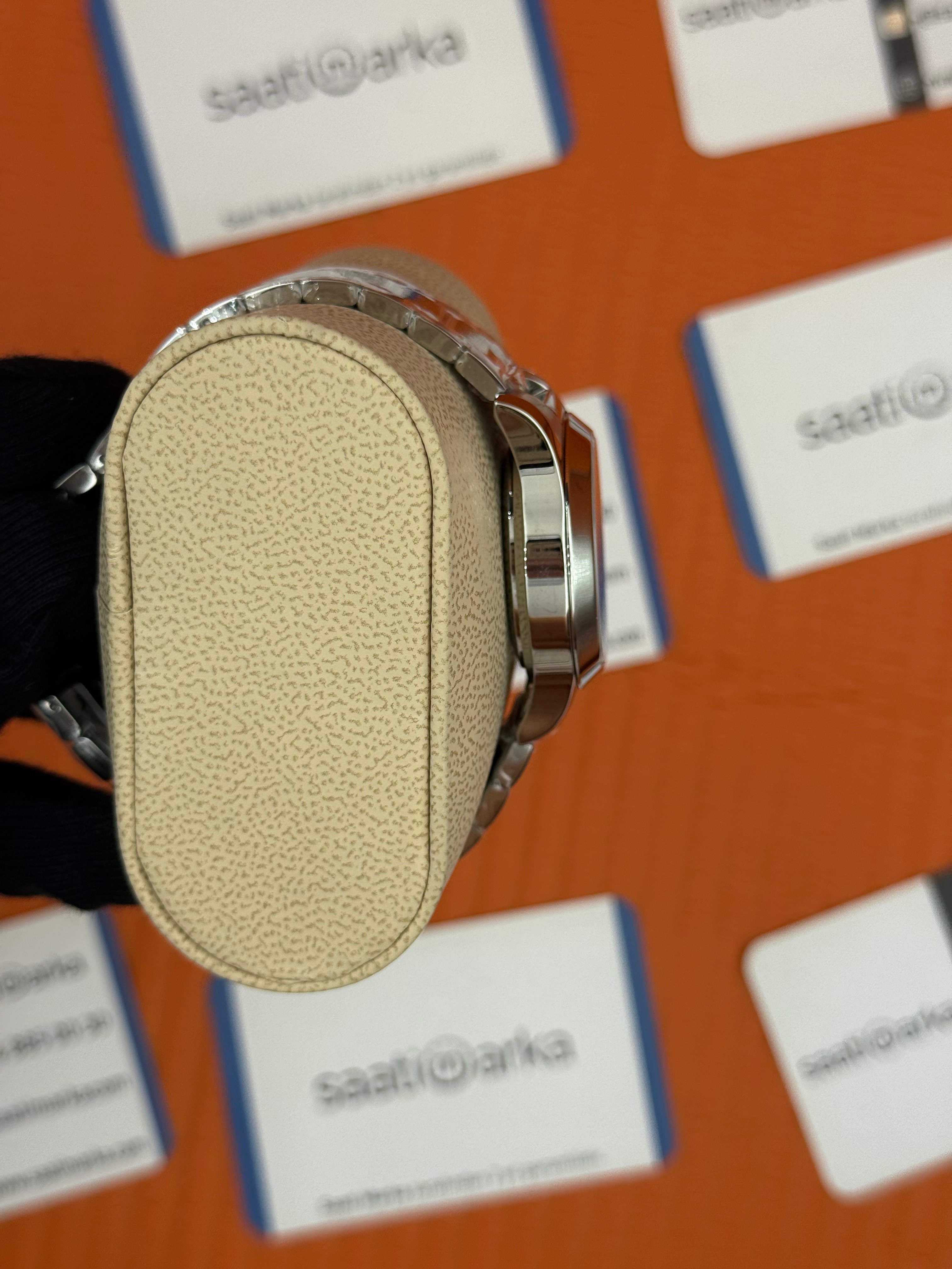 GUCCI YA1267176 yeşil siyah kadran silver kasa kordon kadın kol saati
