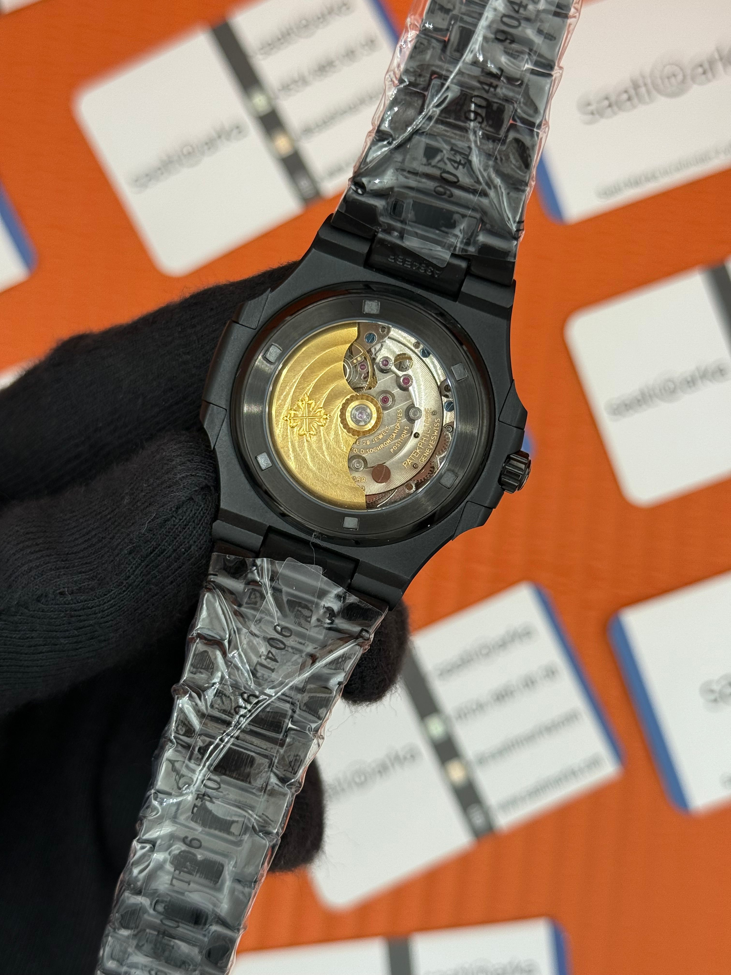 PATEK PHILIPPE NAUTİLUS KIRMIZI KADRAN SİYAH KASA-KORDON