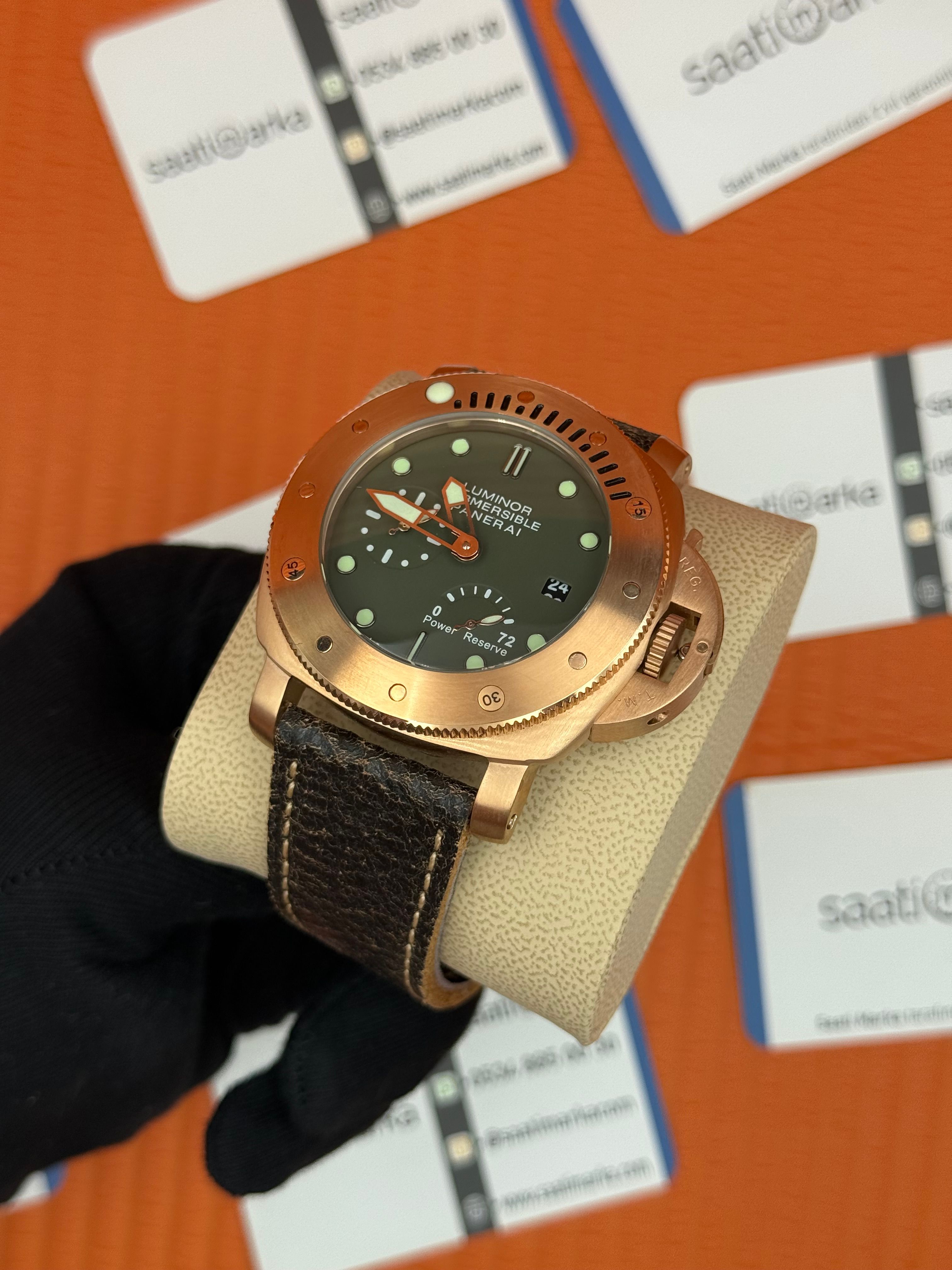 PANERAI submersible luminor kahverengi deri kordon koyu yeşil kadran rose kasa 