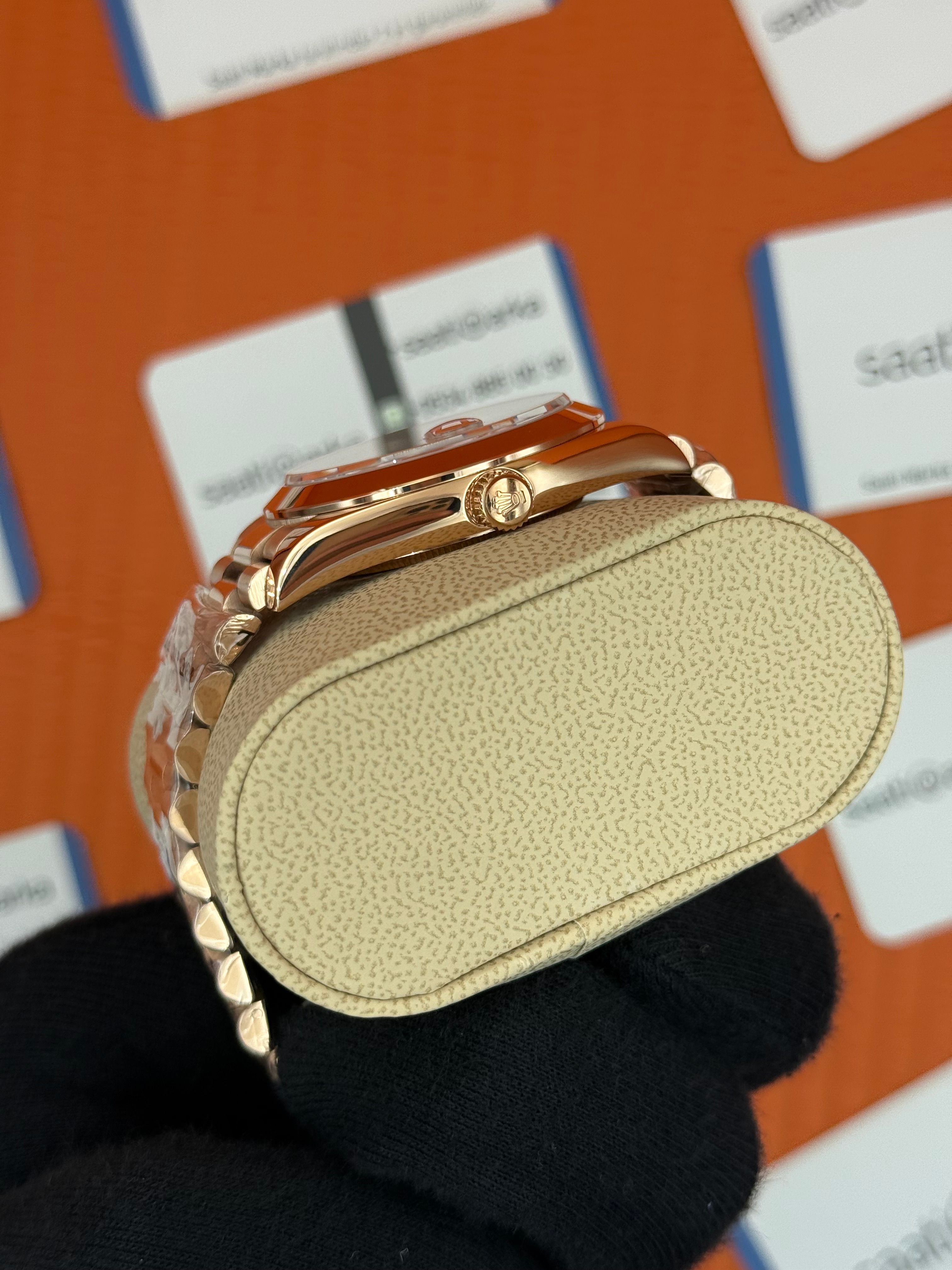 ROLEX Day Date roma rakamlı siyah kadran rose kasa-kordon oyster