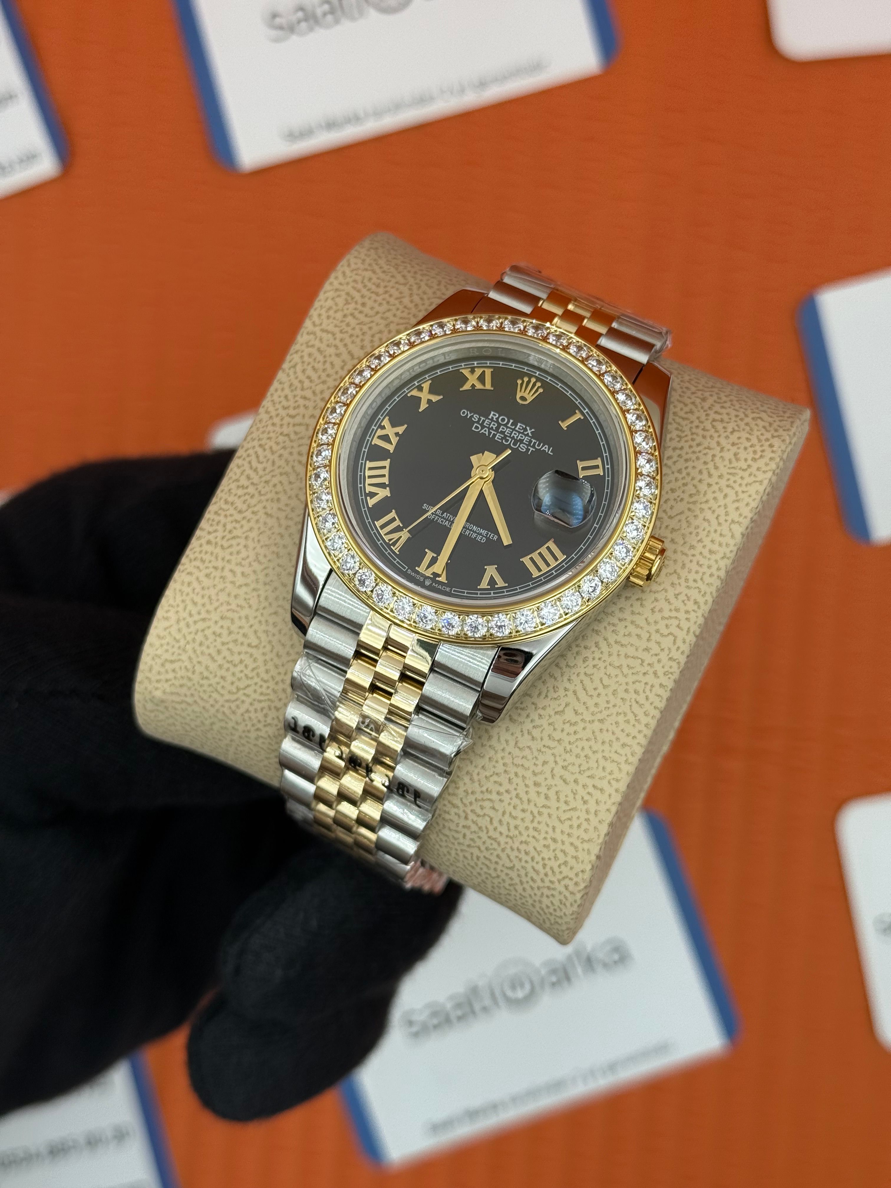 ROLEX Datejust taşlı bezel roma rakamlı black dial gold-silver jubilee kordon