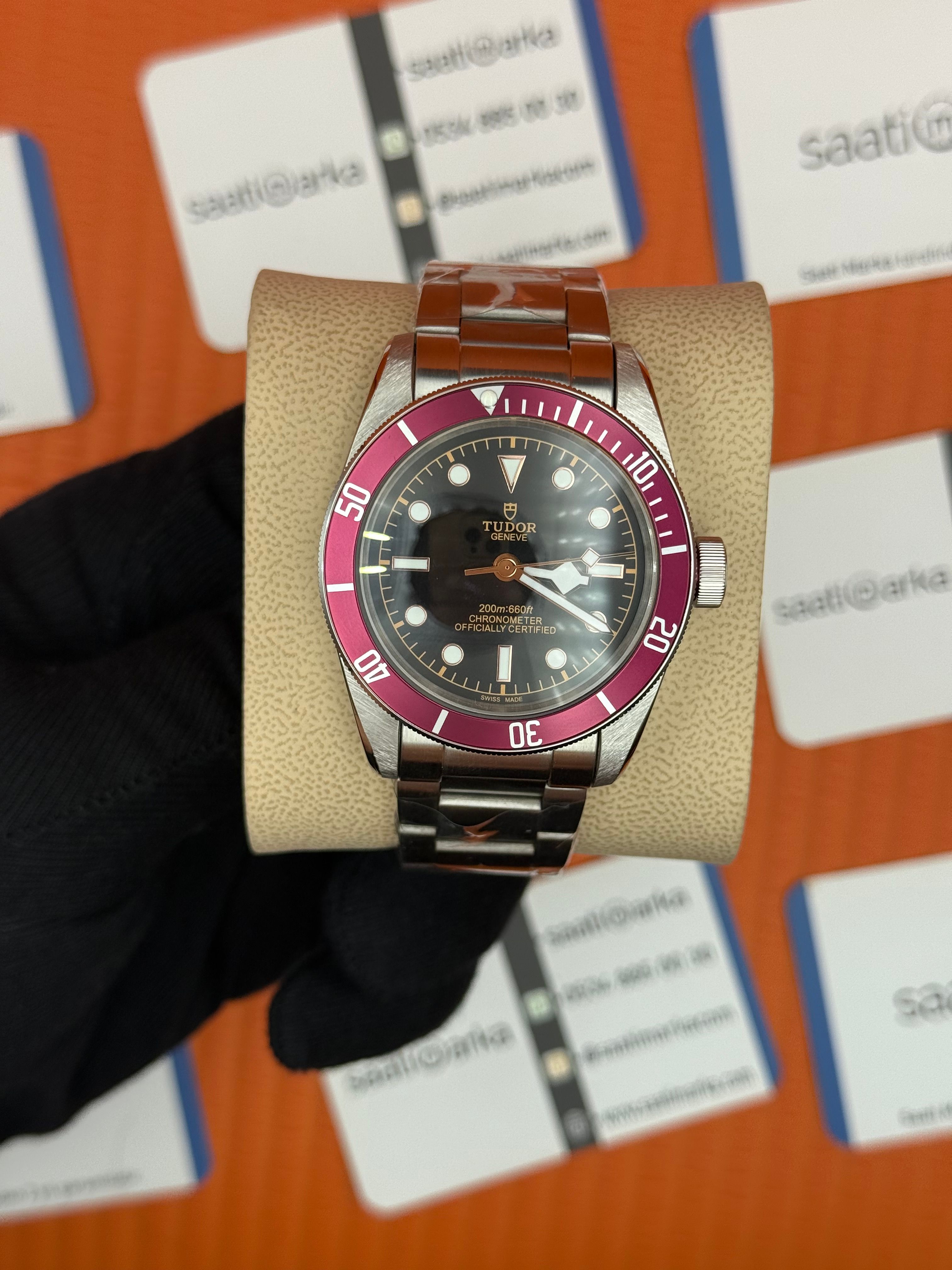 TUDOR black bey siyah kadran  mor bezel silver kasa kordon 41mm erkek kol saati