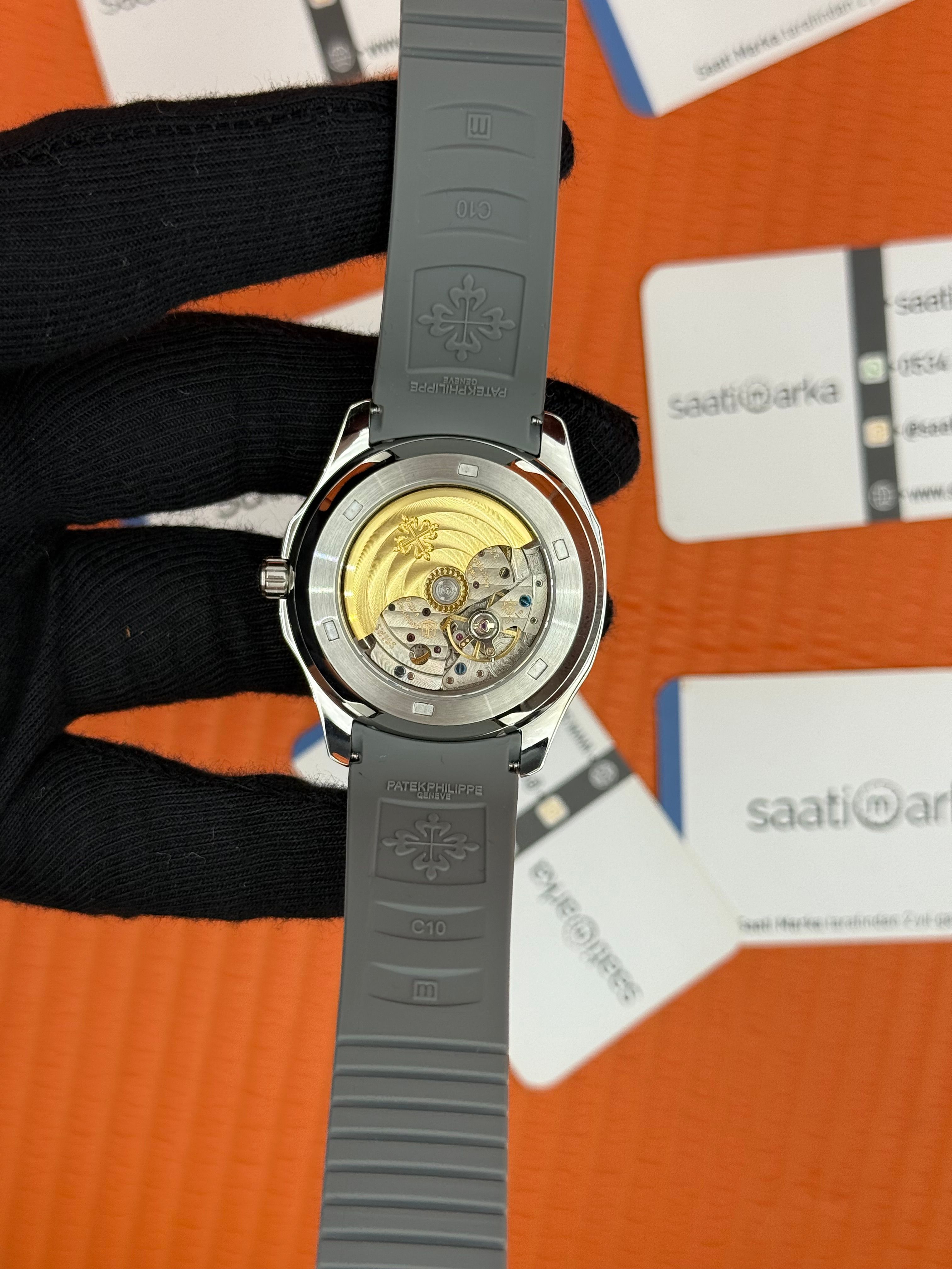 PATEK PHILIPPE Aquanaut gri kadran gri kauçuk kordon silver kasa