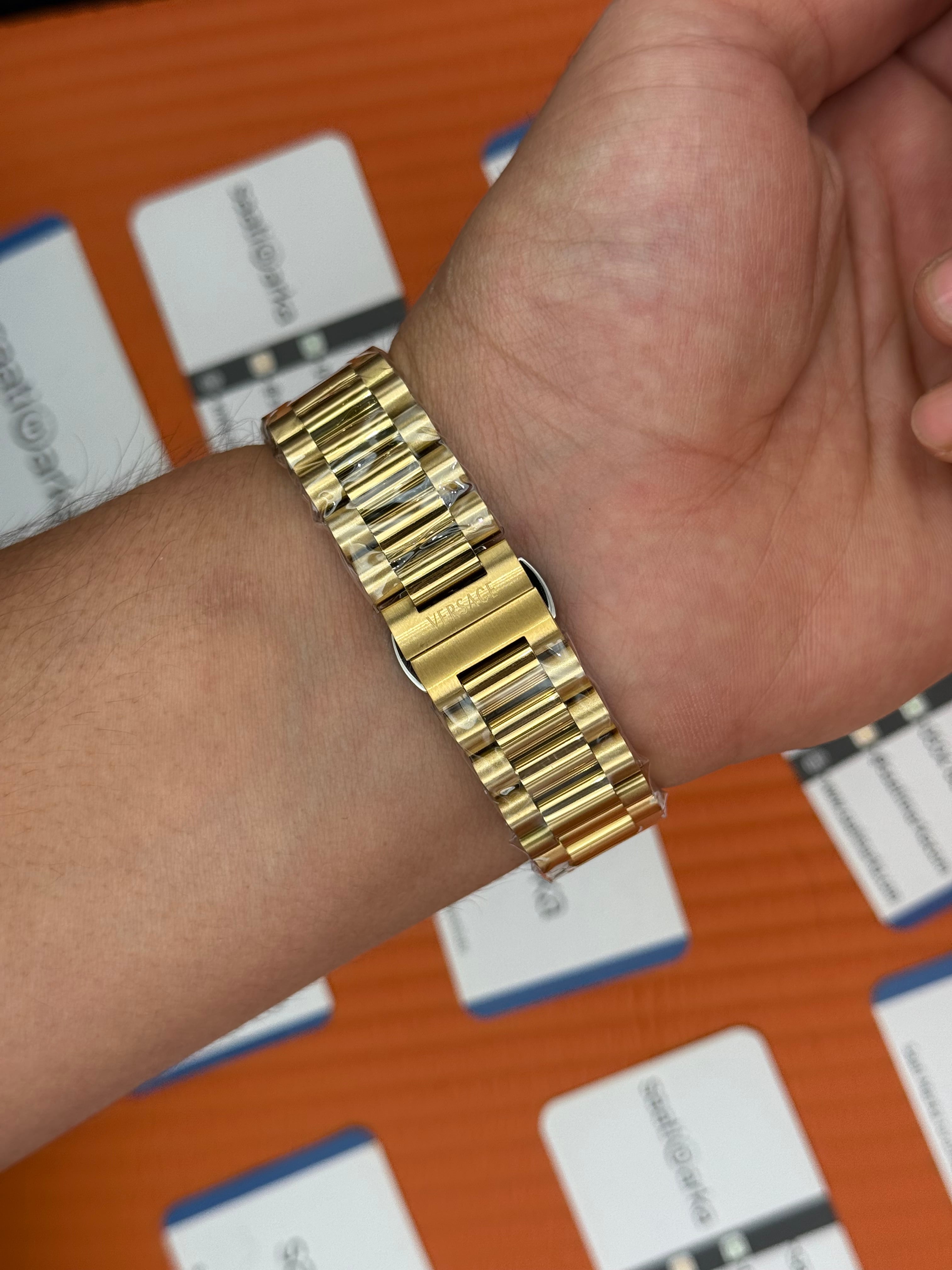 VERSACE 40mm beyaz kadran gold kasa kordon erkek kol saati