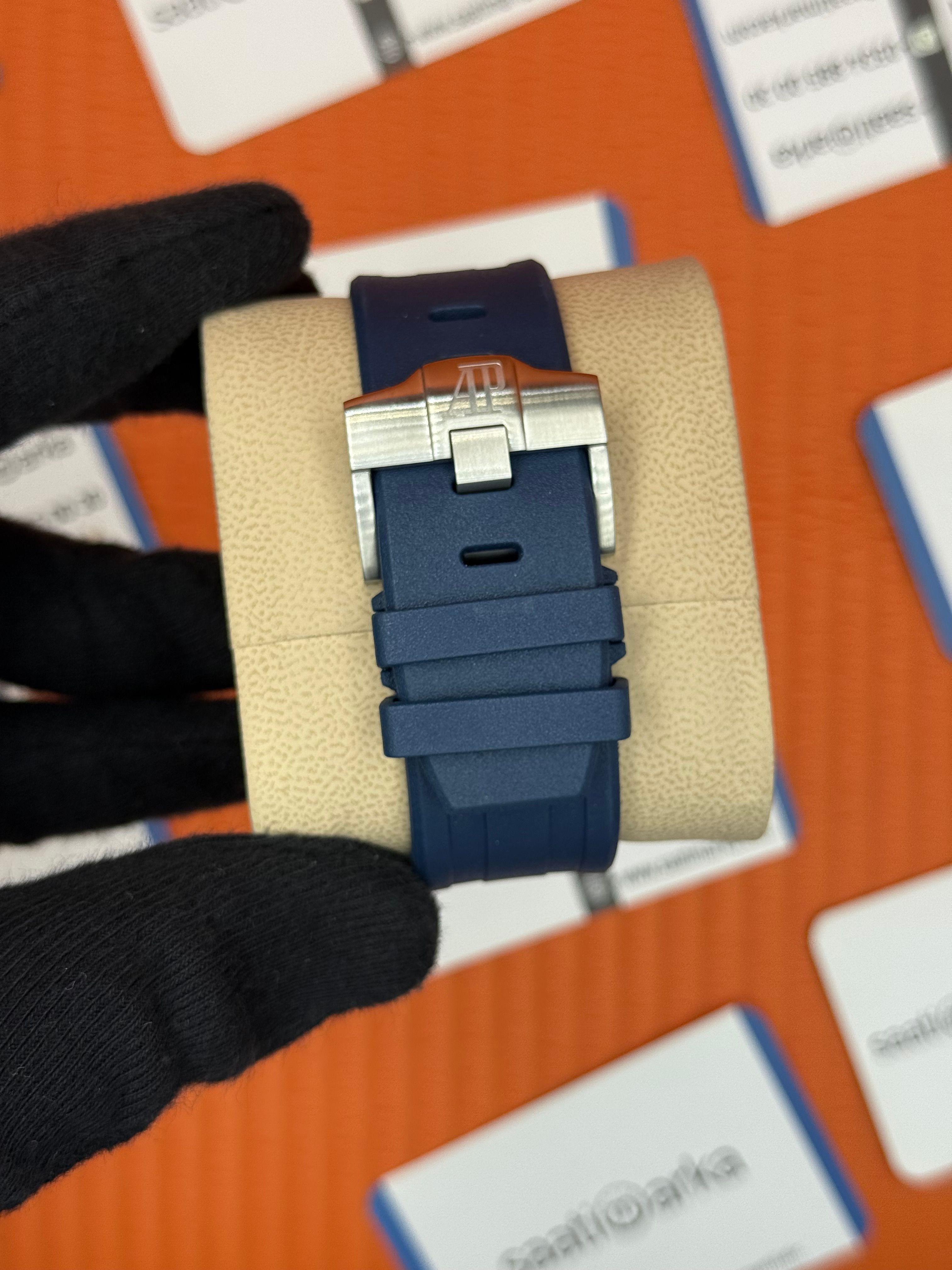 AUDEMARS PİGUET ROYAL OAK CHRONOGRAPH LACİVERT KADRAN LACİVERT KAUÇUK KORDON
