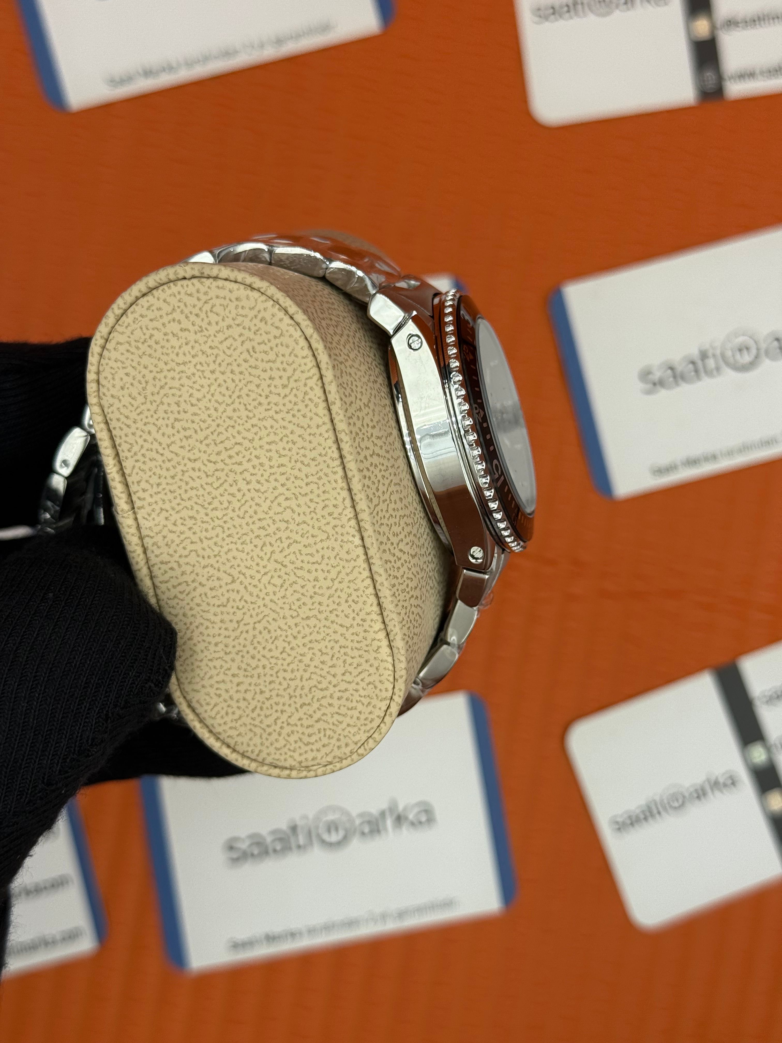GUUCI DİVE 200M siyah kadran çelik kasa kordon siyah bezel 40mm