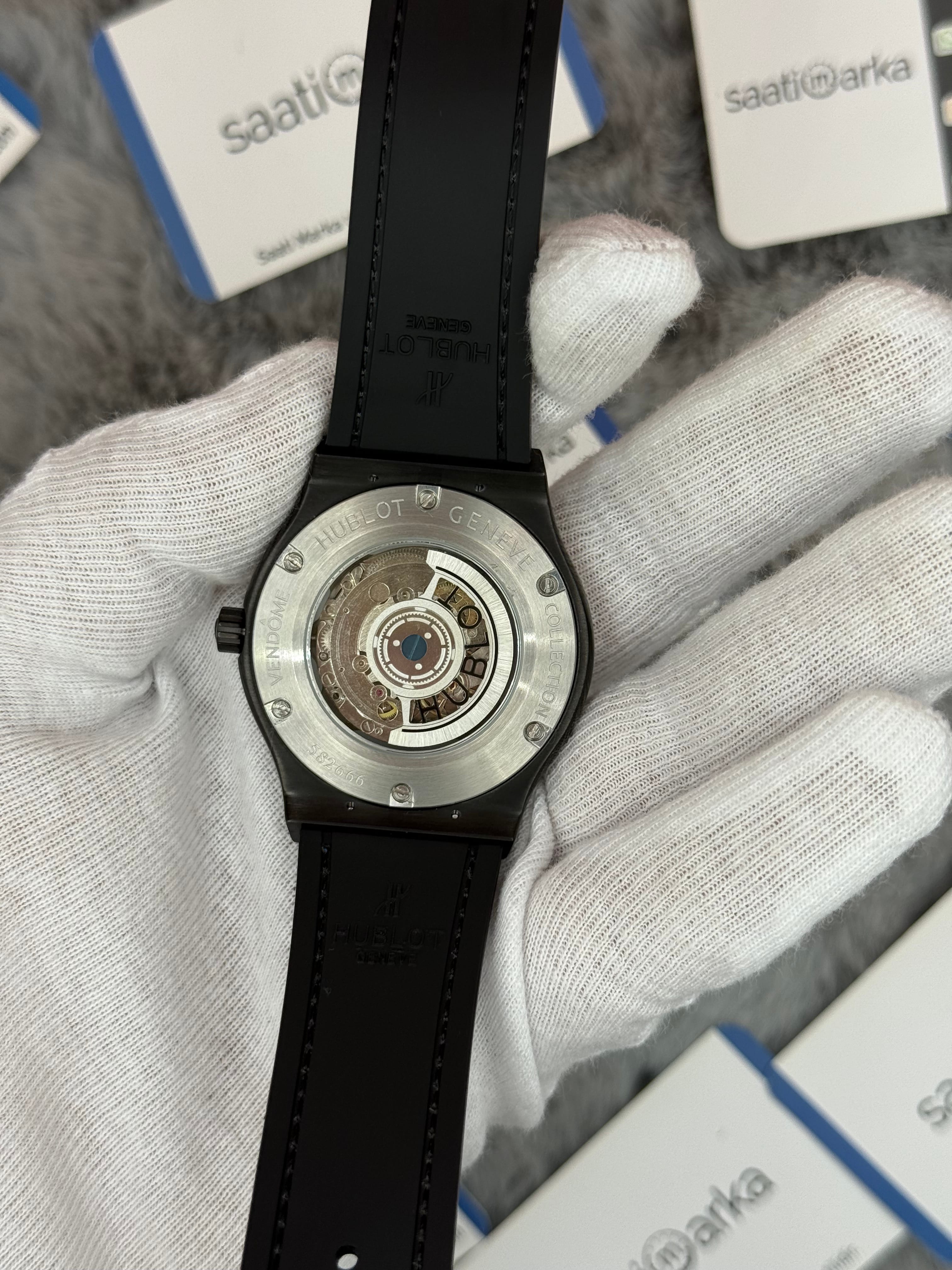 HUBLOT vendome 41mm siyah kasa lacivert kadran lacivert deri kordon erkek kol saati
