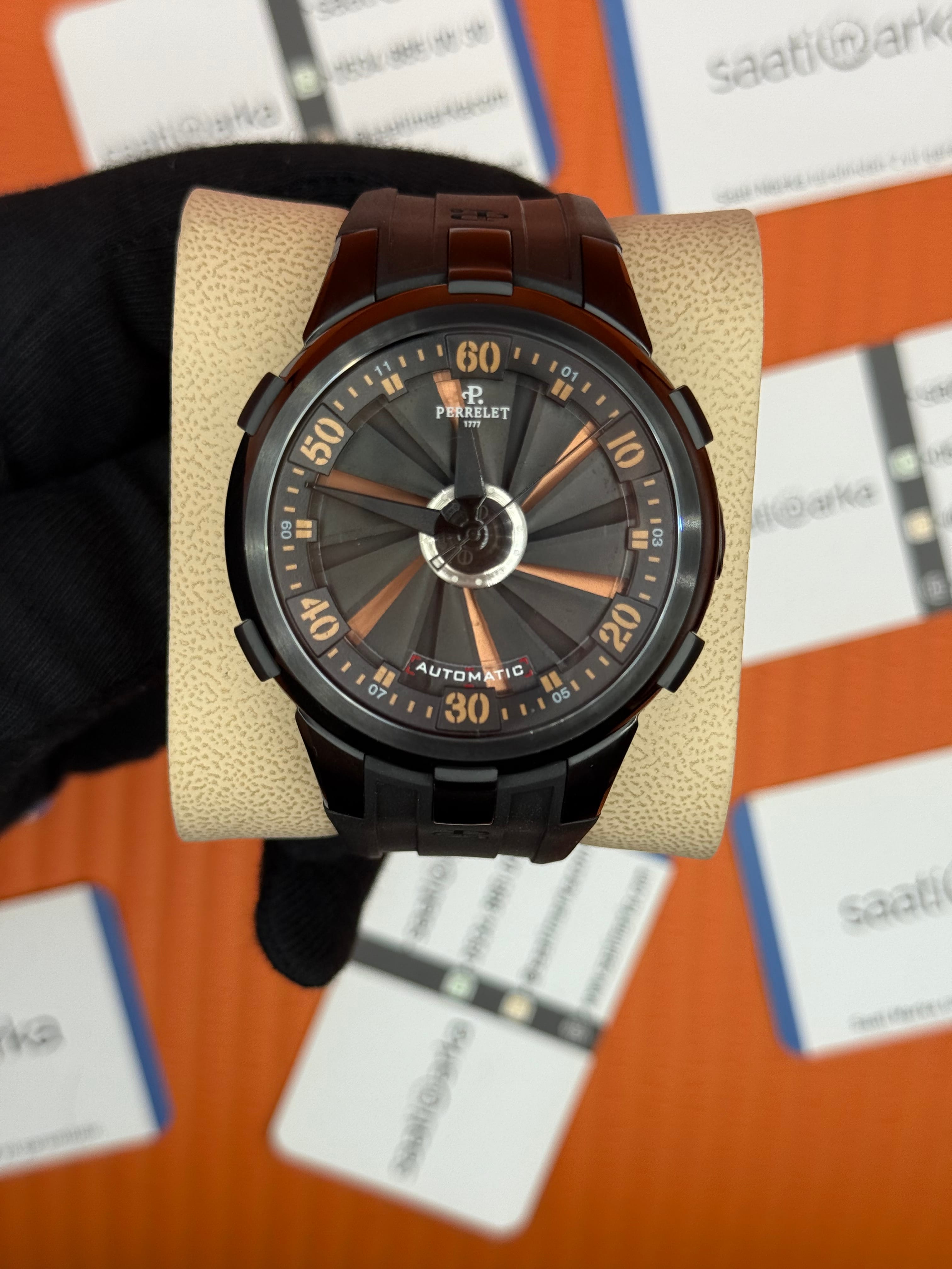 PERRELET turbine black dial siyah kasa siyah kauçuk kordon erkek kol saati