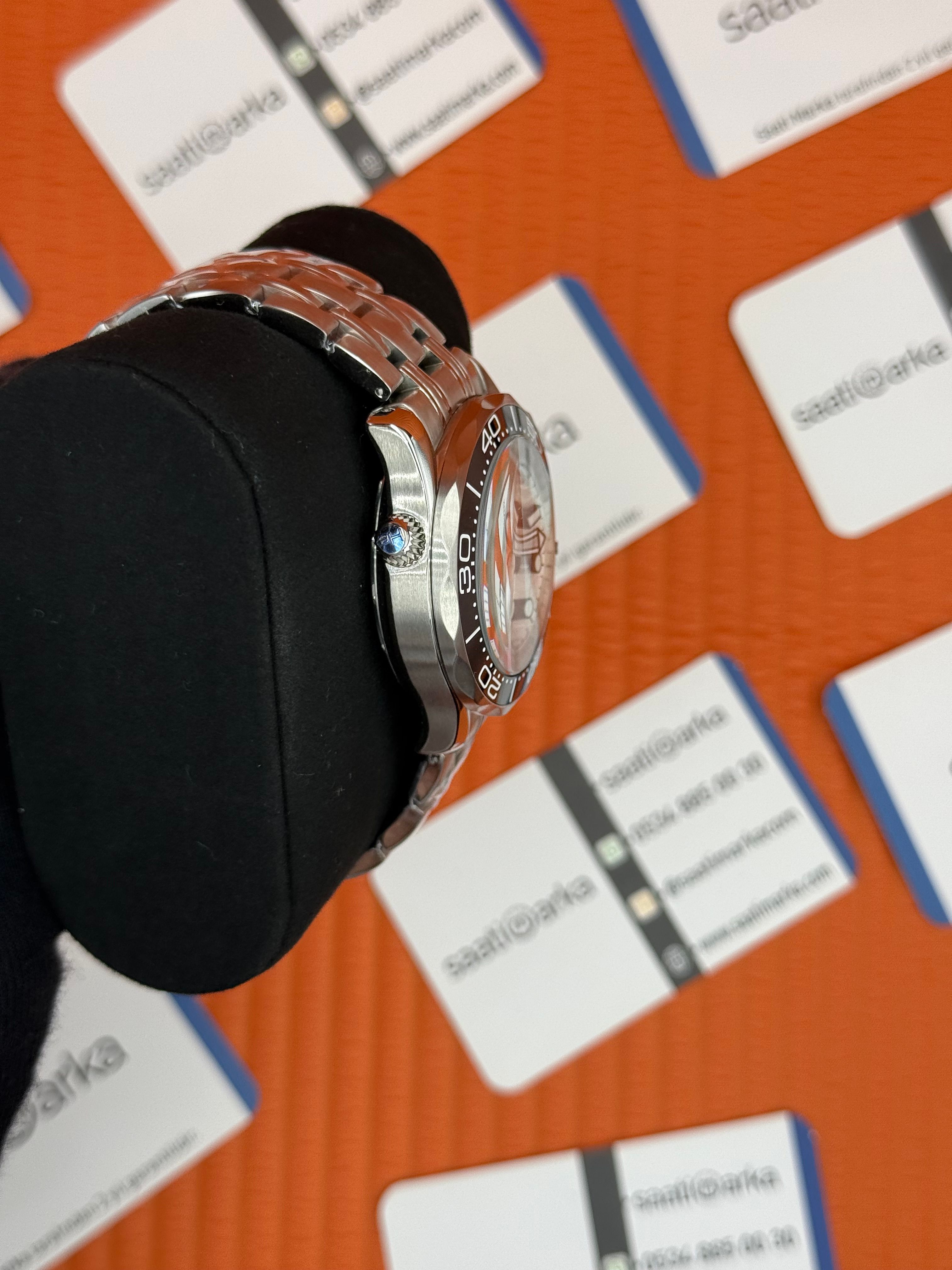 OMEGA SEAMASTER SİYAH KADRAN SİYAH BEZEL SİLVER KASA KORDON 