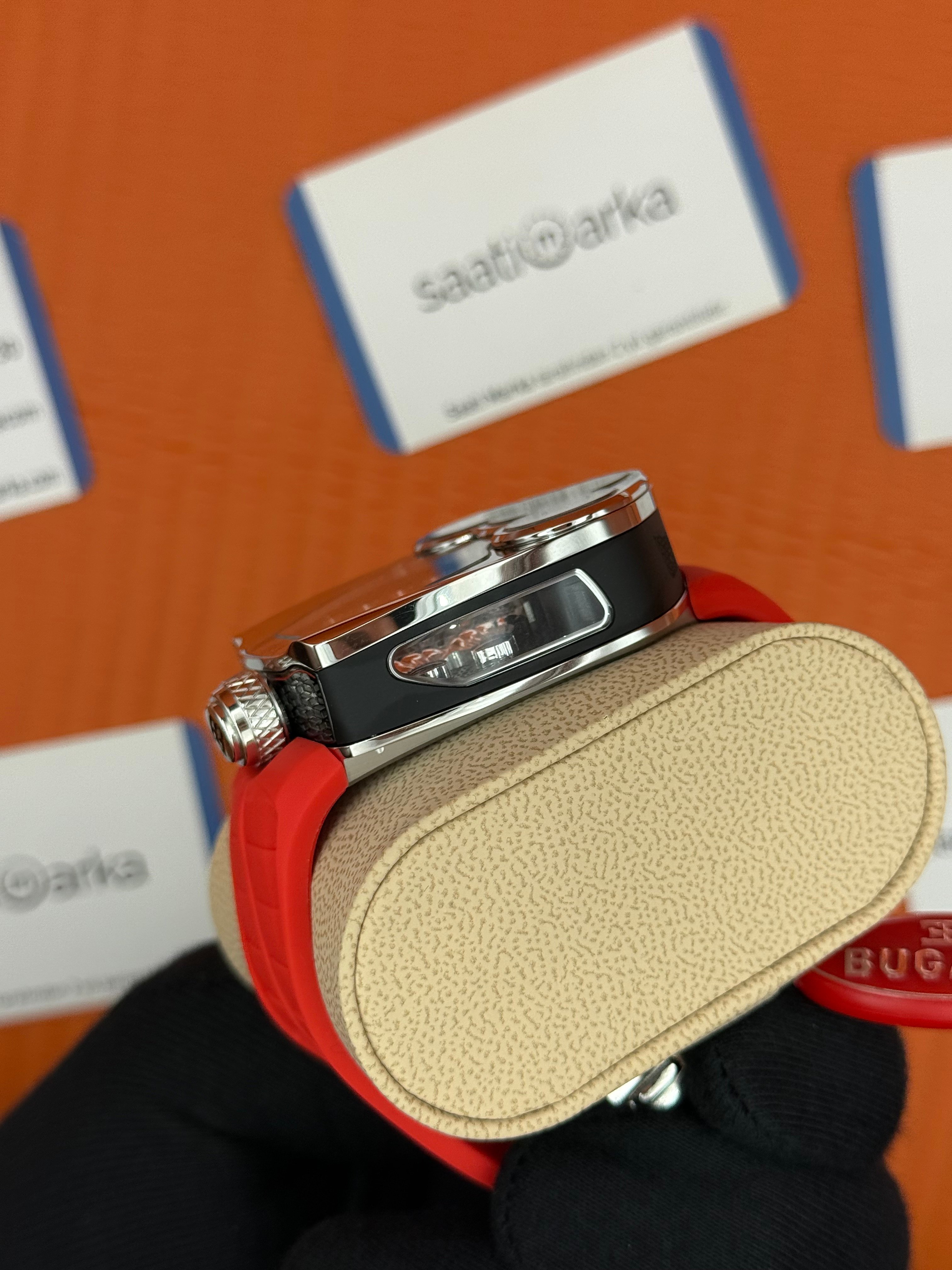 JACOB&CO BUGATTI turbllon kadran kırmızı kauçuk kordon silver kasa 