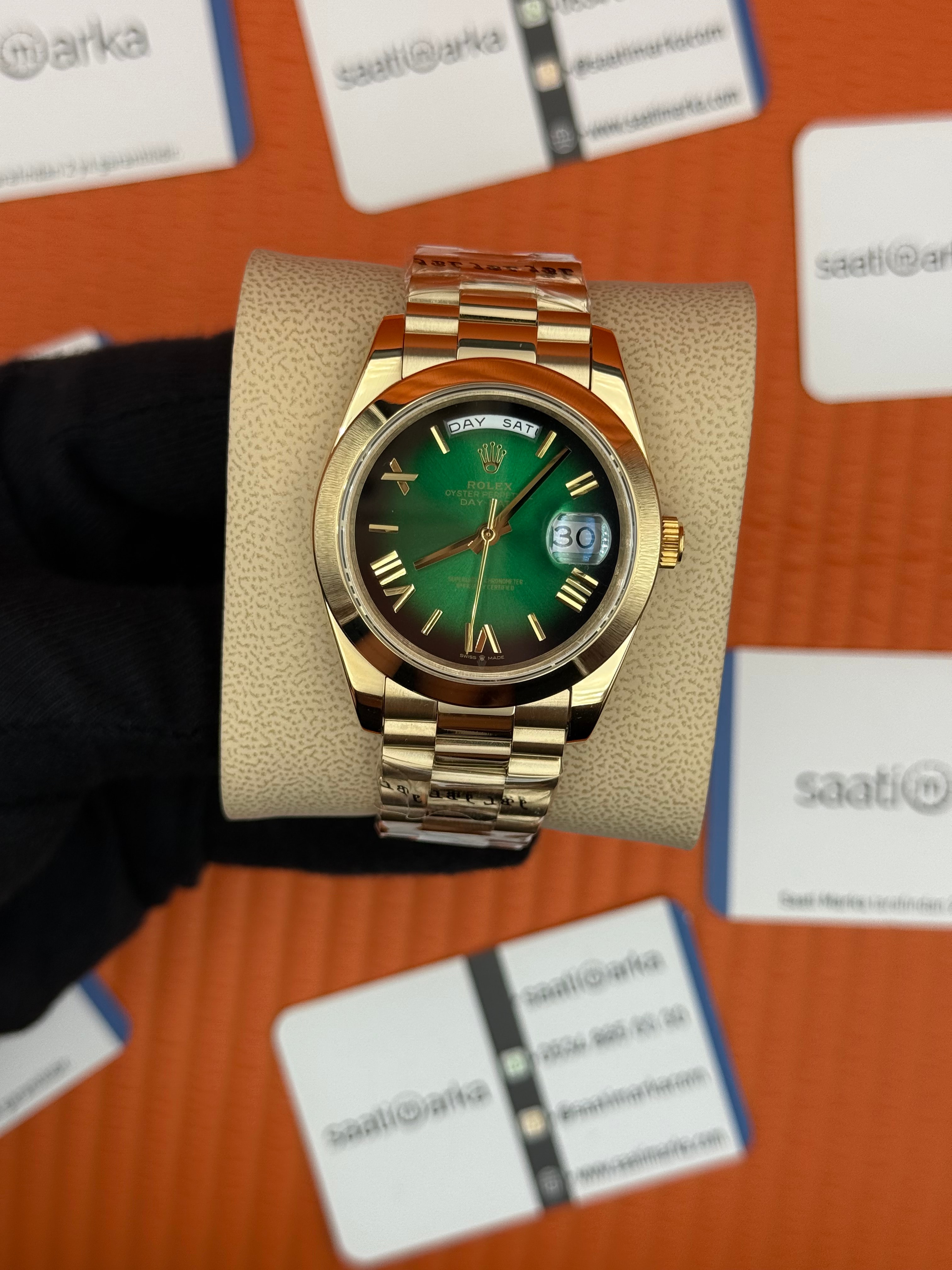 ROLE Day Date roma rakamlı siyah-yeşil kadran president kordon
