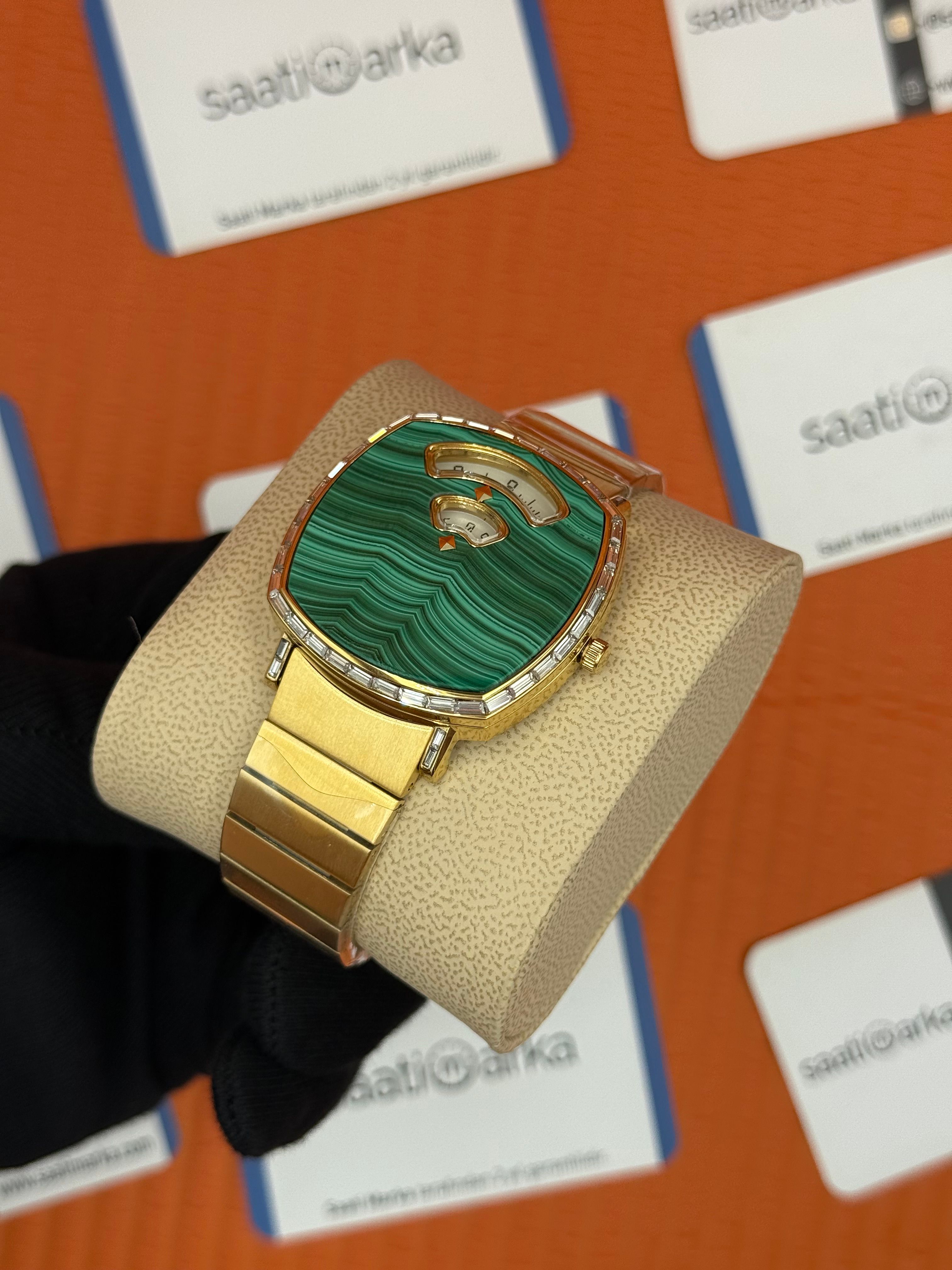 GUCCI GRIP yeşil gold kordon taşlı bezel kadın kol saati