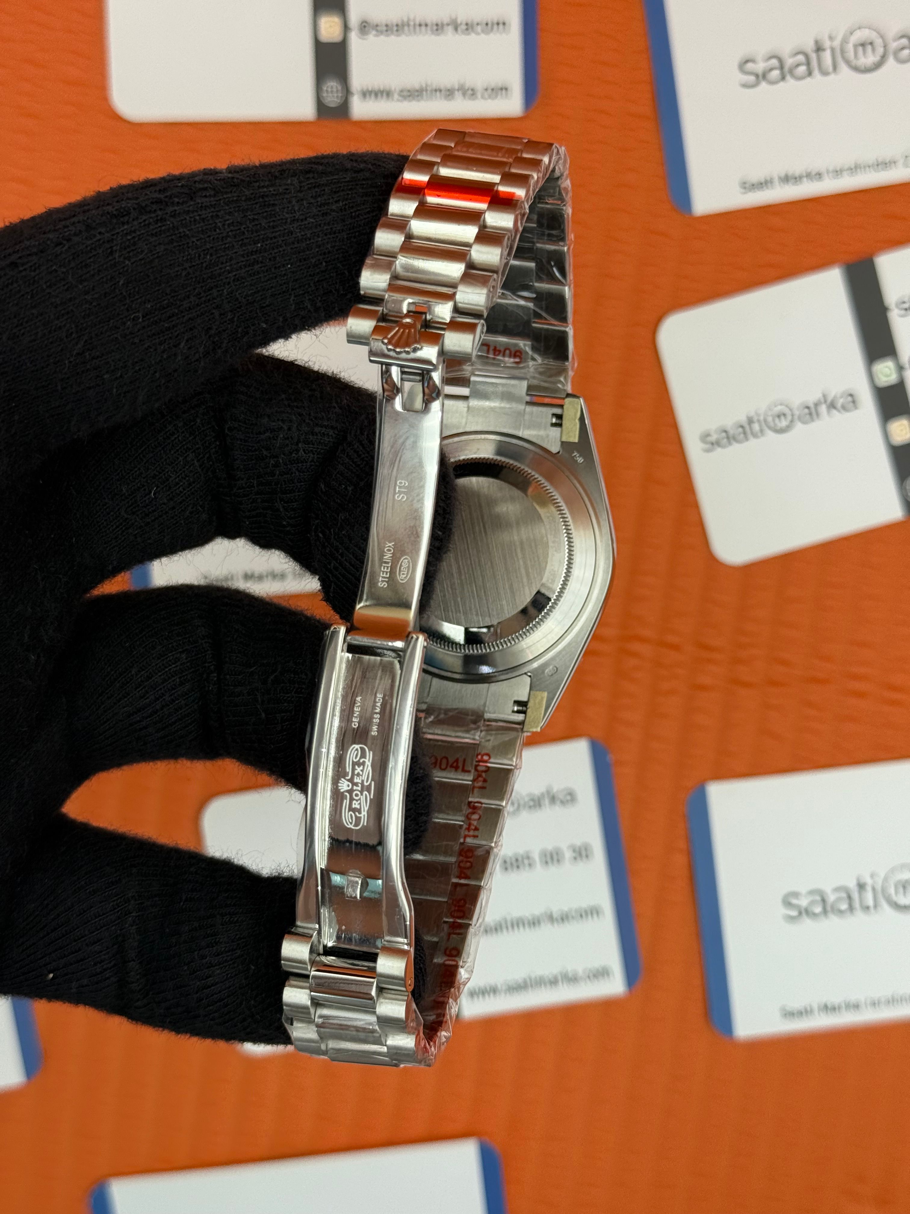 ROLEX Day Date cherry dial silver president kordon