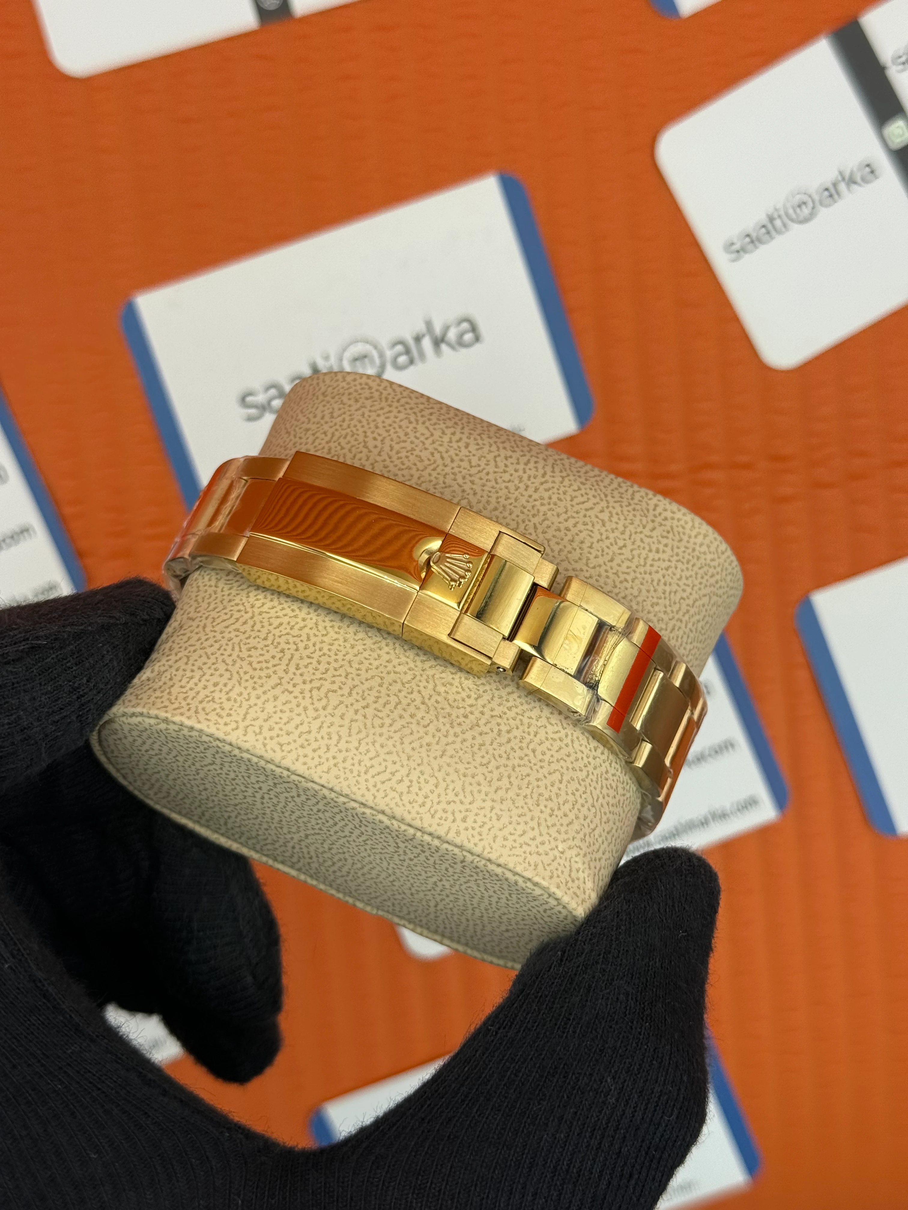 ROLEX Daytona rainbow black dial gold kasa-kordon