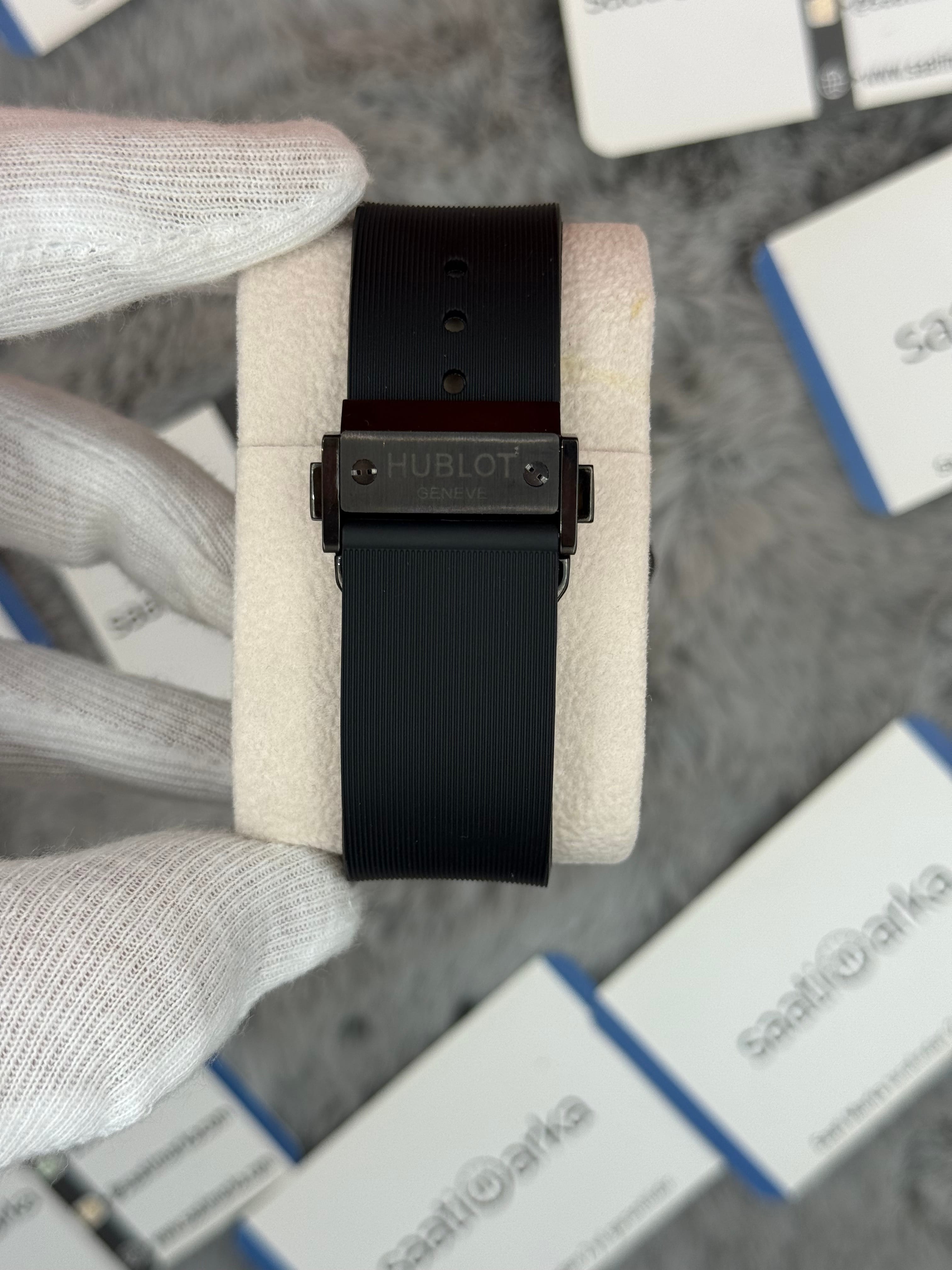 HUBLOT vendome 41mm siyah kasa beyaz kadran siyah kauçuk kordon erkek kol saati