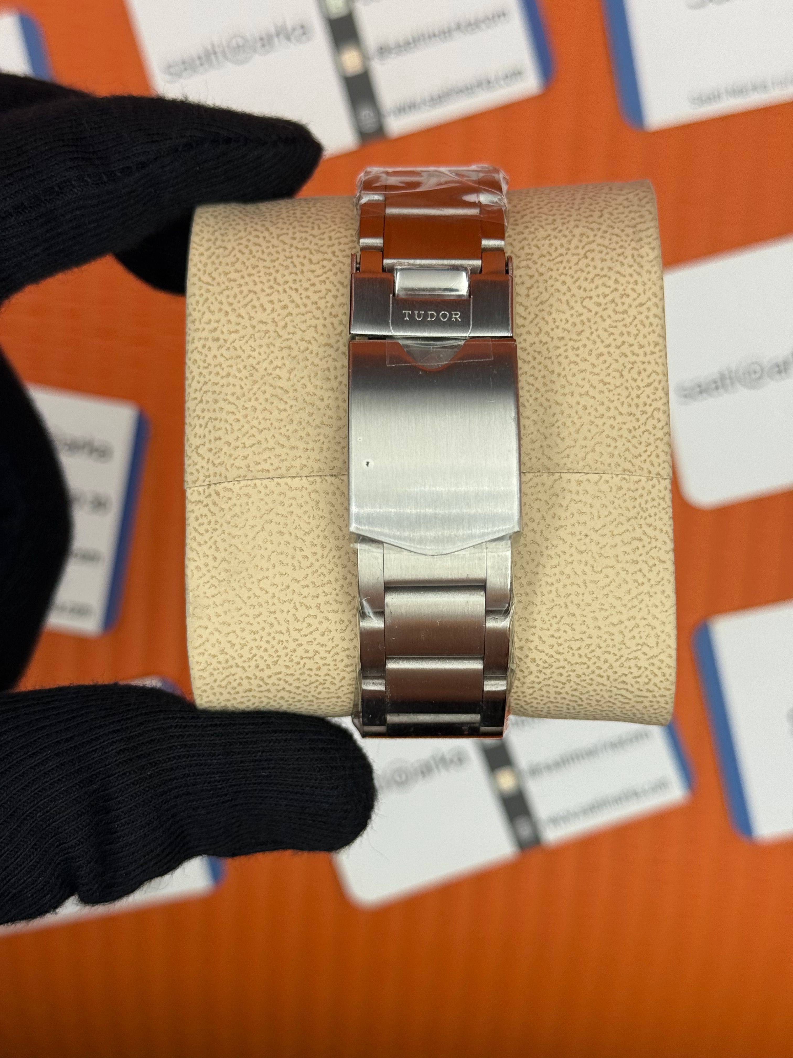 TUDOR black bey siyah kadran lacivert bezel silver kasa kordon 41mm erkek kol saati