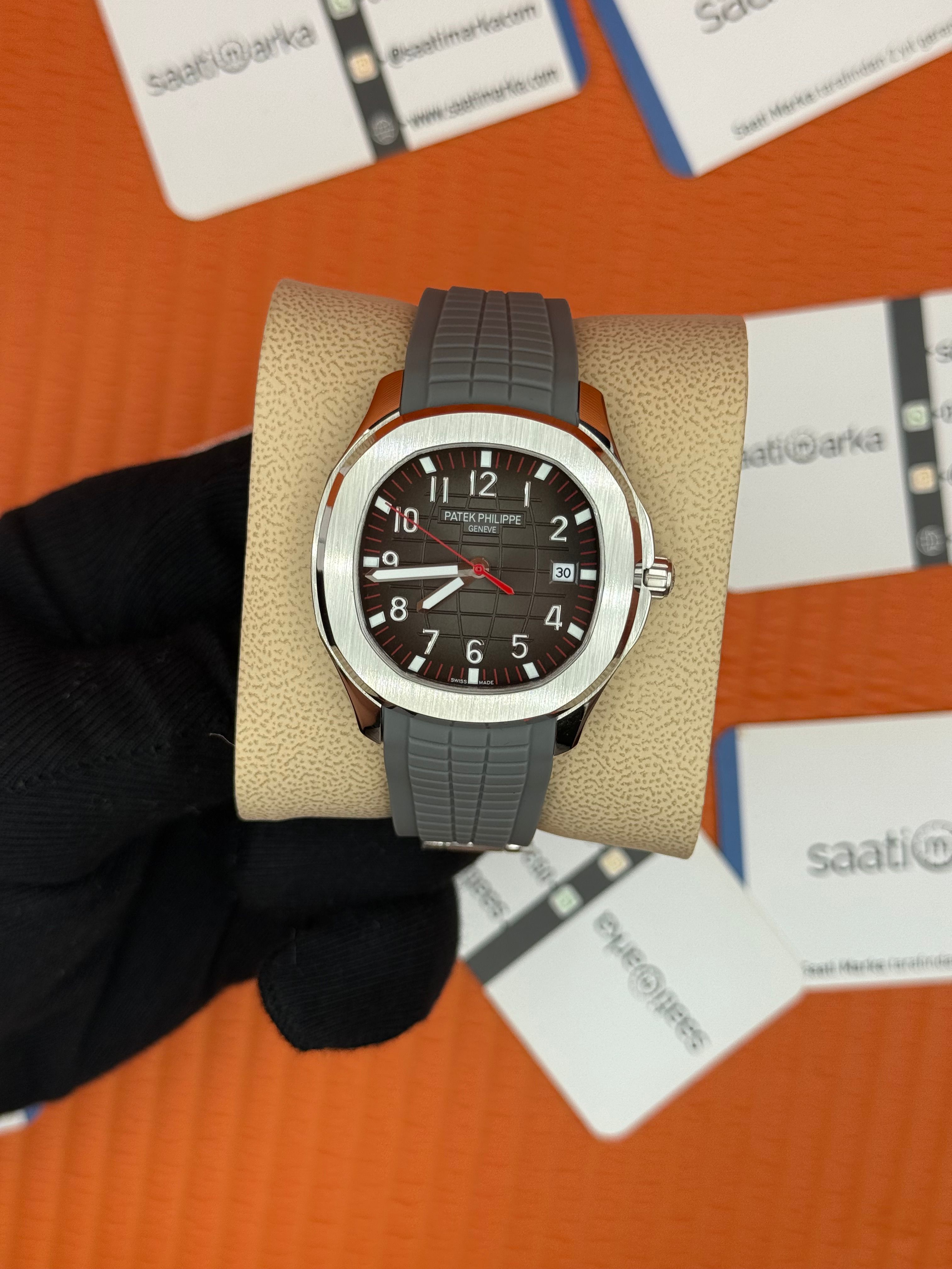 PATEK PHILIPPE Aquanaut gri kadran gri kauçuk kordon silver kasa