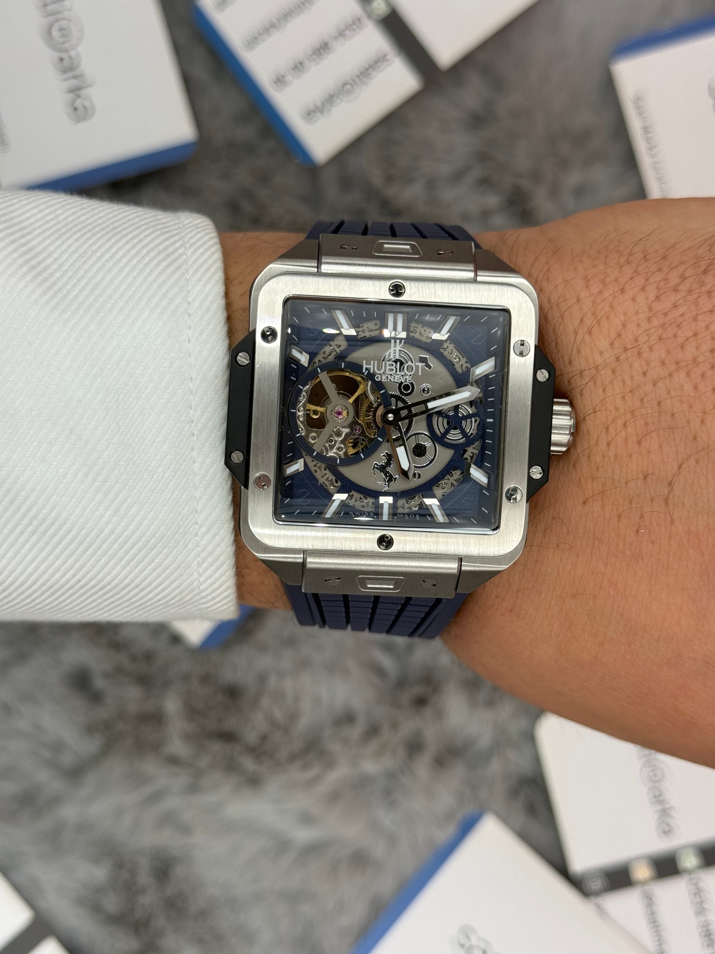 HUBLOT square bang tourbillon 42mm silver kasa lacivert kauçuk kordon erkek kol saati