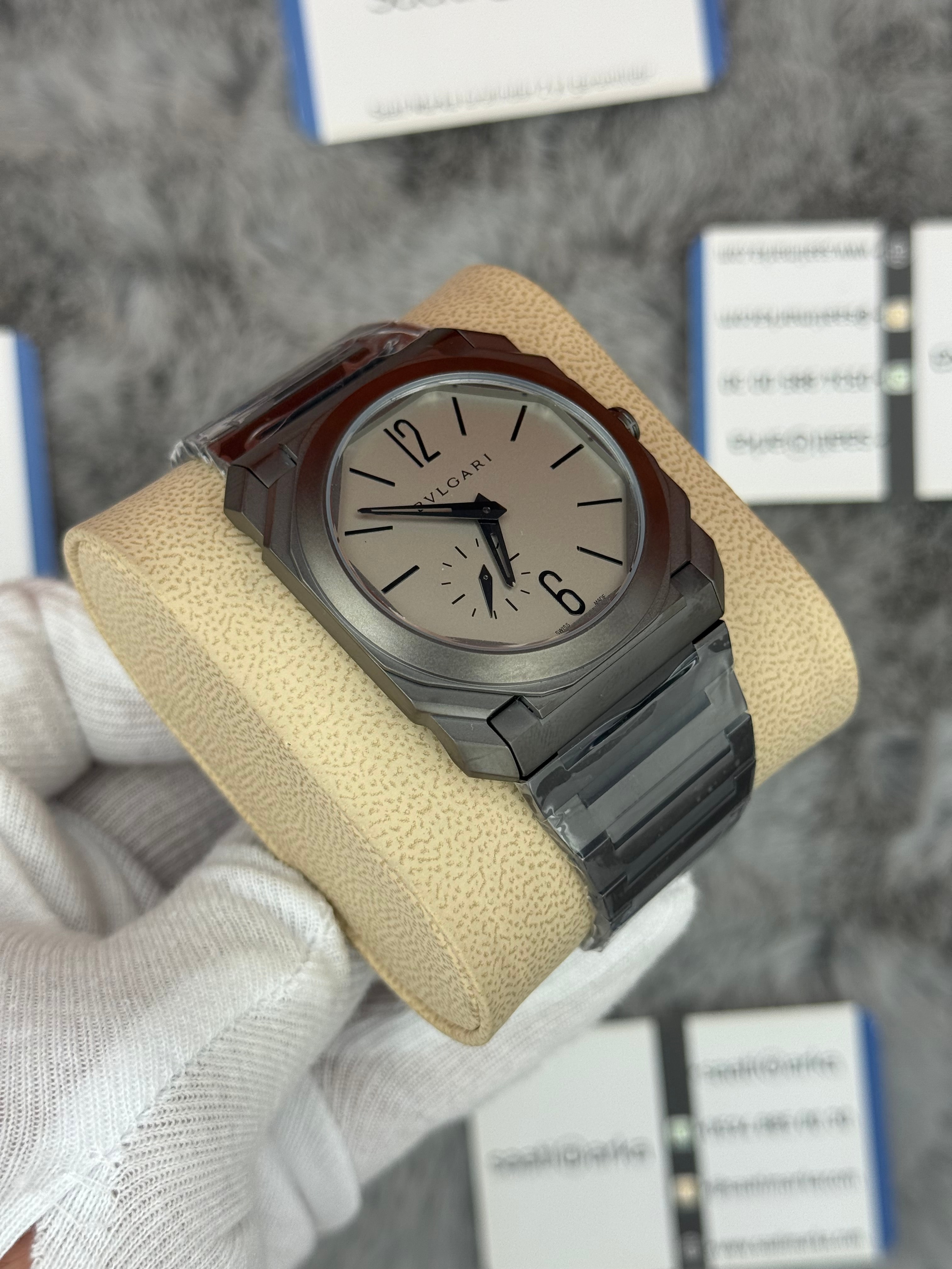 BVLGARİ octo antrasit 40mm erkek kol saati