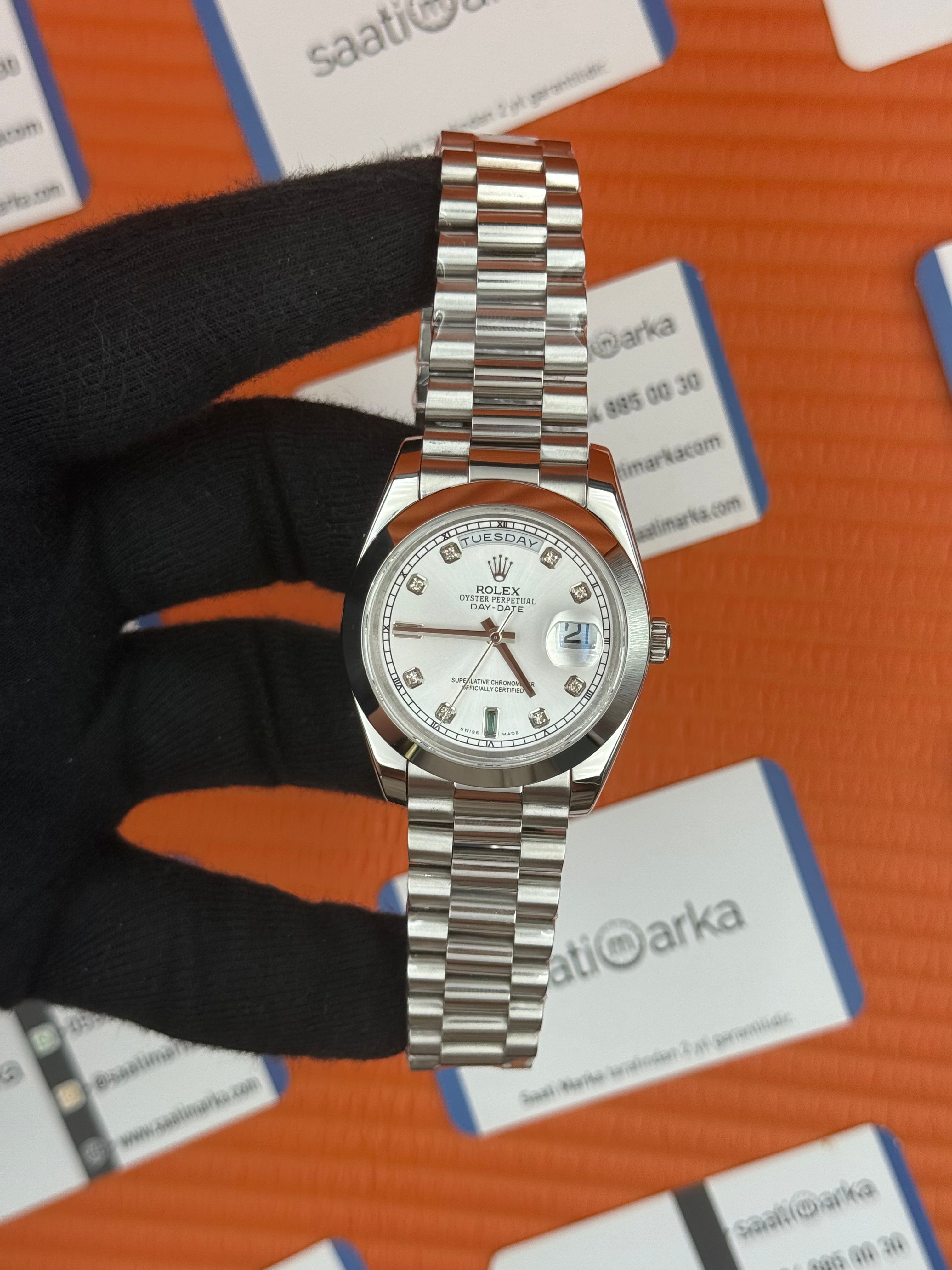 ROLEX Day Date baget taşlı beyaz kadran silver president kordon