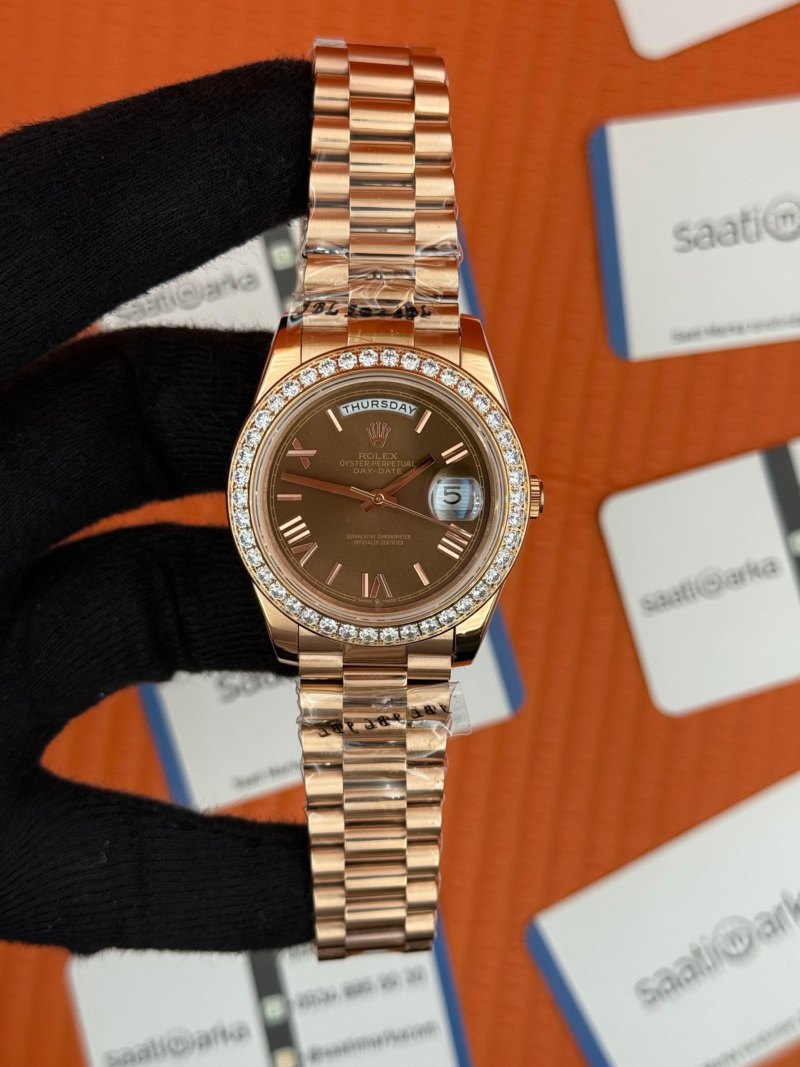 ROLEX Day Date taşlı bezel roma rakamlı chocolate kadran rose kasa-kordon oyster