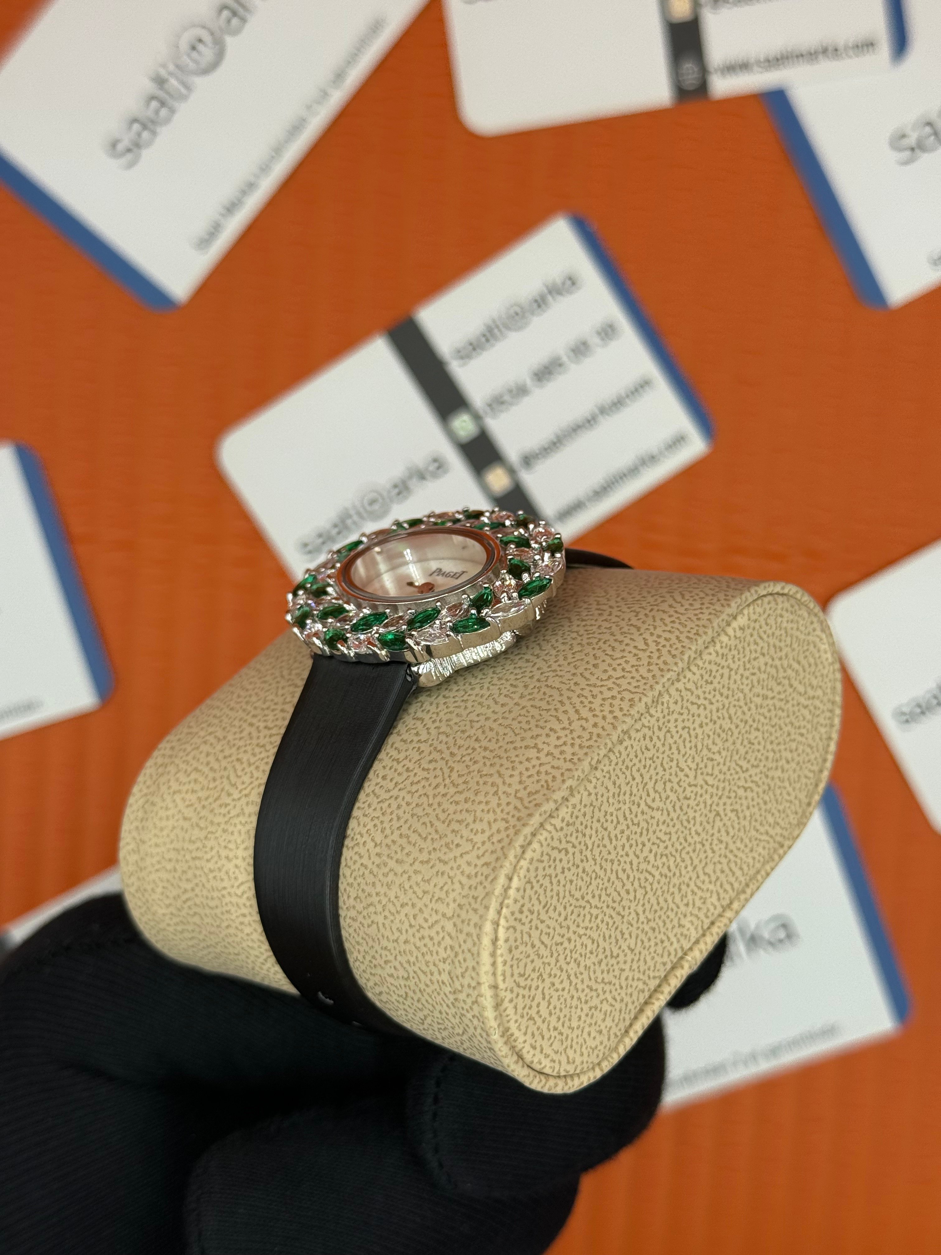 PIAGET taşlı bezel sedef kadran deri siyah kordon
