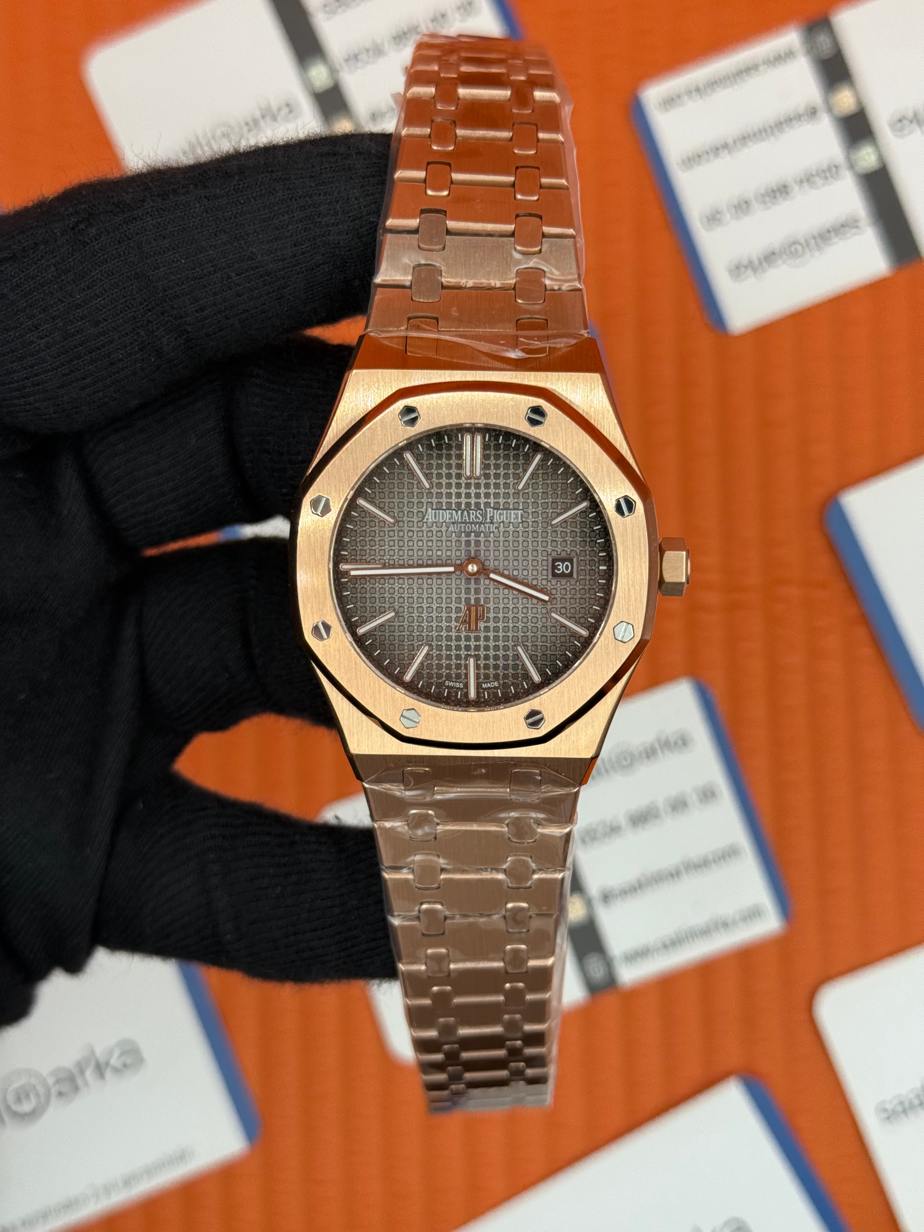AUDEMARS PİGUET ROYAL OAK DUMAN GRİ KADRAN ROSE KASA KORDON OTOMATİK MEKANİZMA