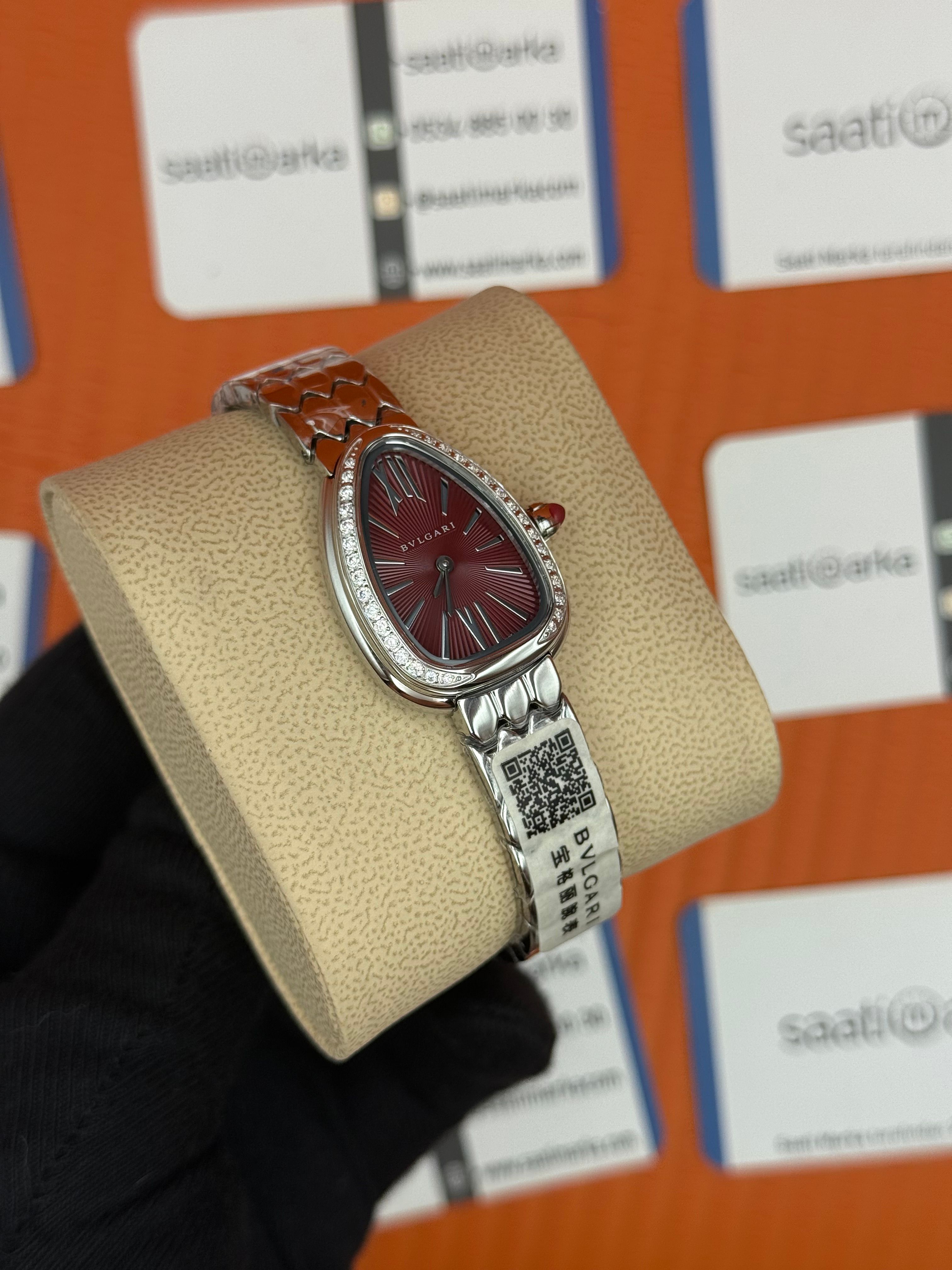 BVLGARİ serpenti seduttori taşlı bezel vişne kadran silver kasa kordon kadın kol saati
